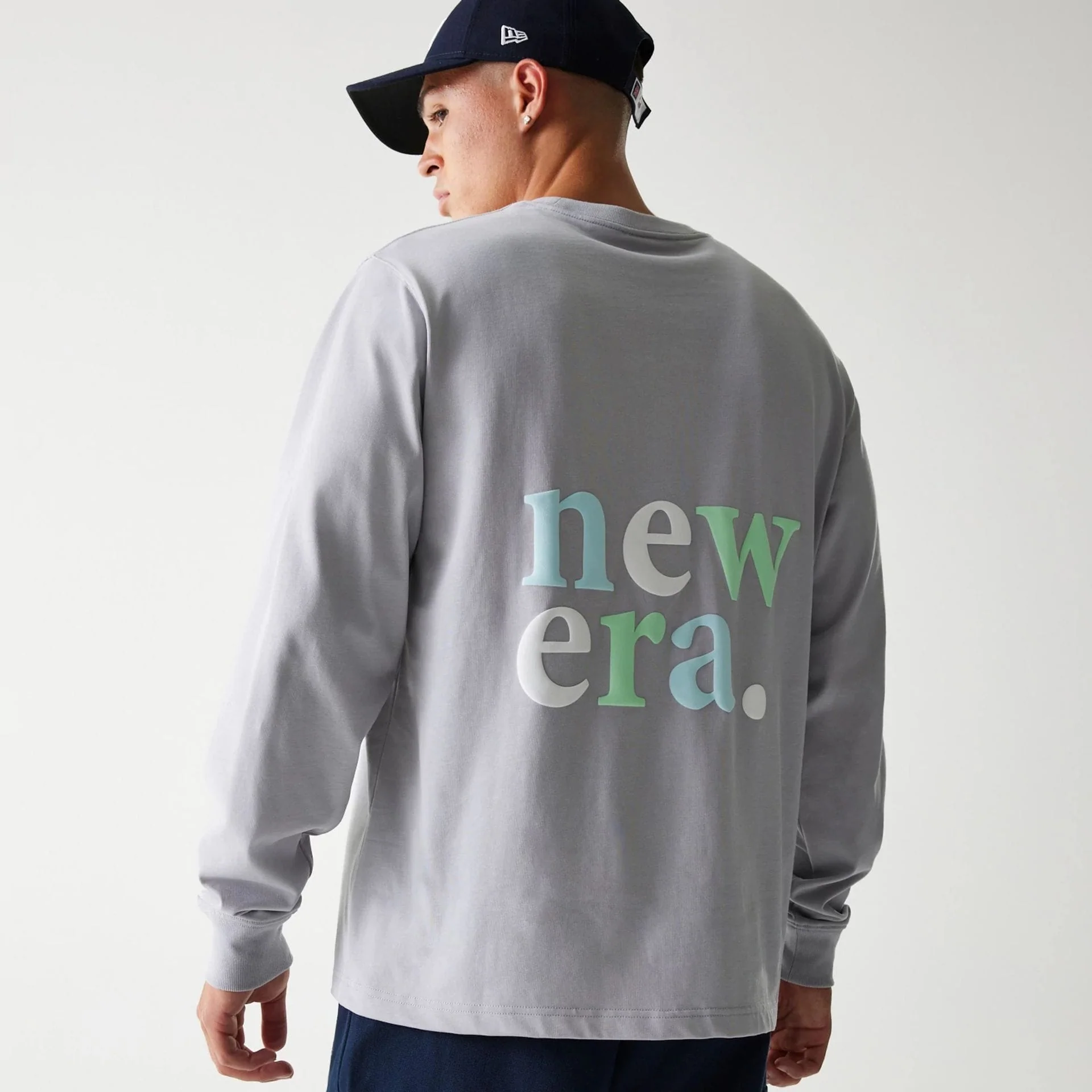10085-new-era-90s-vibe-grey-long-sleeve-t-shirt-2.webp New Era 90s Vibe Grey Long Sleeve T-Shirt