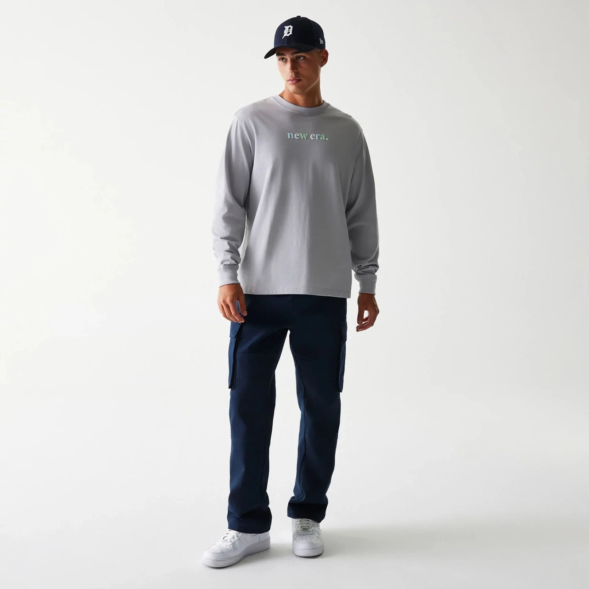 10085-new-era-90s-vibe-grey-long-sleeve-t-shirt-3.webp New Era 90s Vibe Grey Long Sleeve T-Shirt