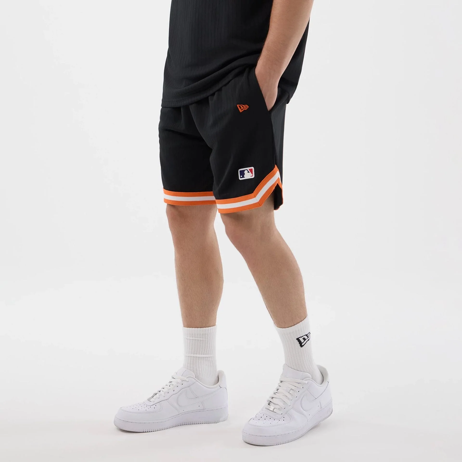 10319-new-york-mets-mlb-arch-black-oversized-shorts-3.webp New York Mets MLB Arch Black Oversized Shorts