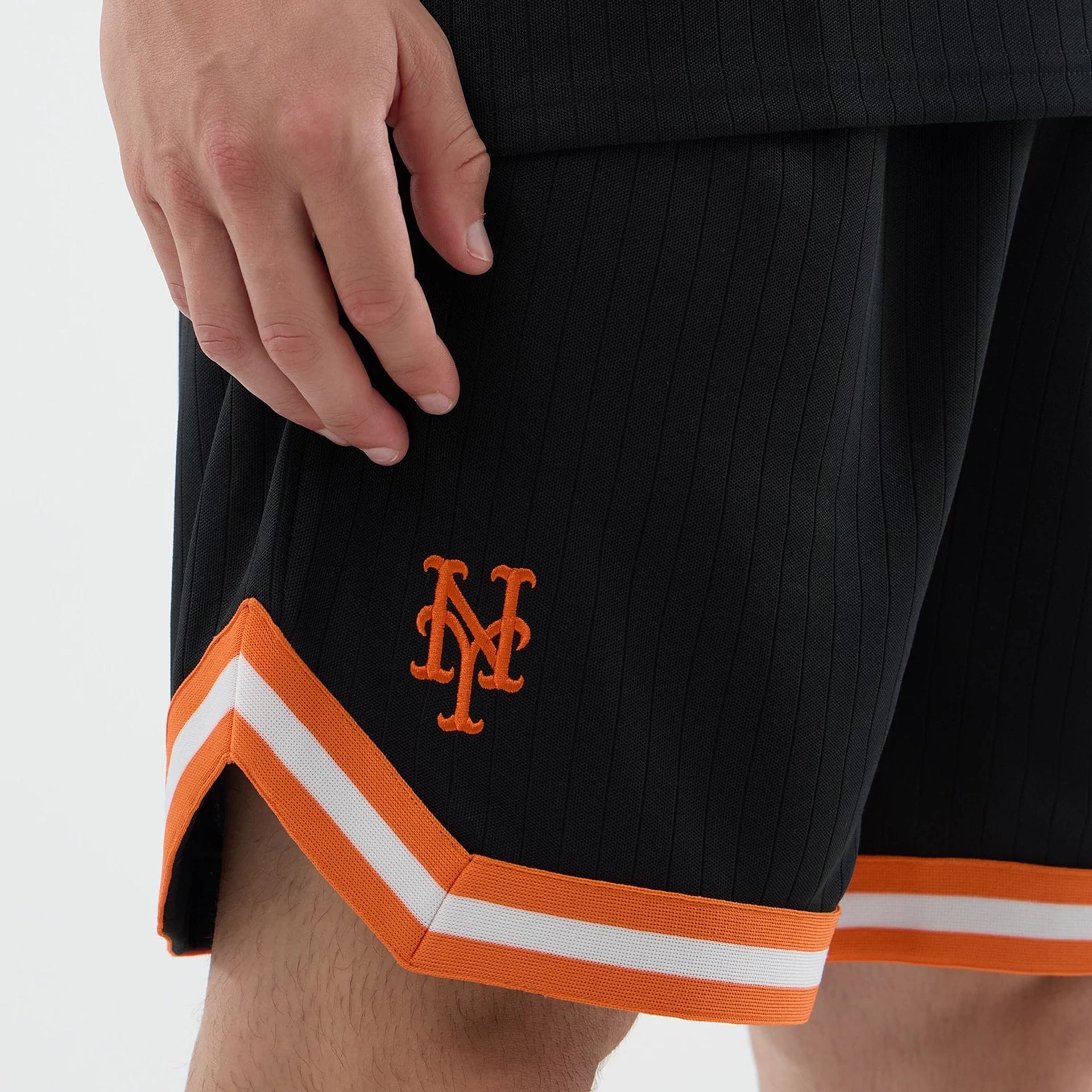 10319-new-york-mets-mlb-arch-black-oversized-shorts-4.jpg New York Mets MLB Arch Black Oversized Shorts