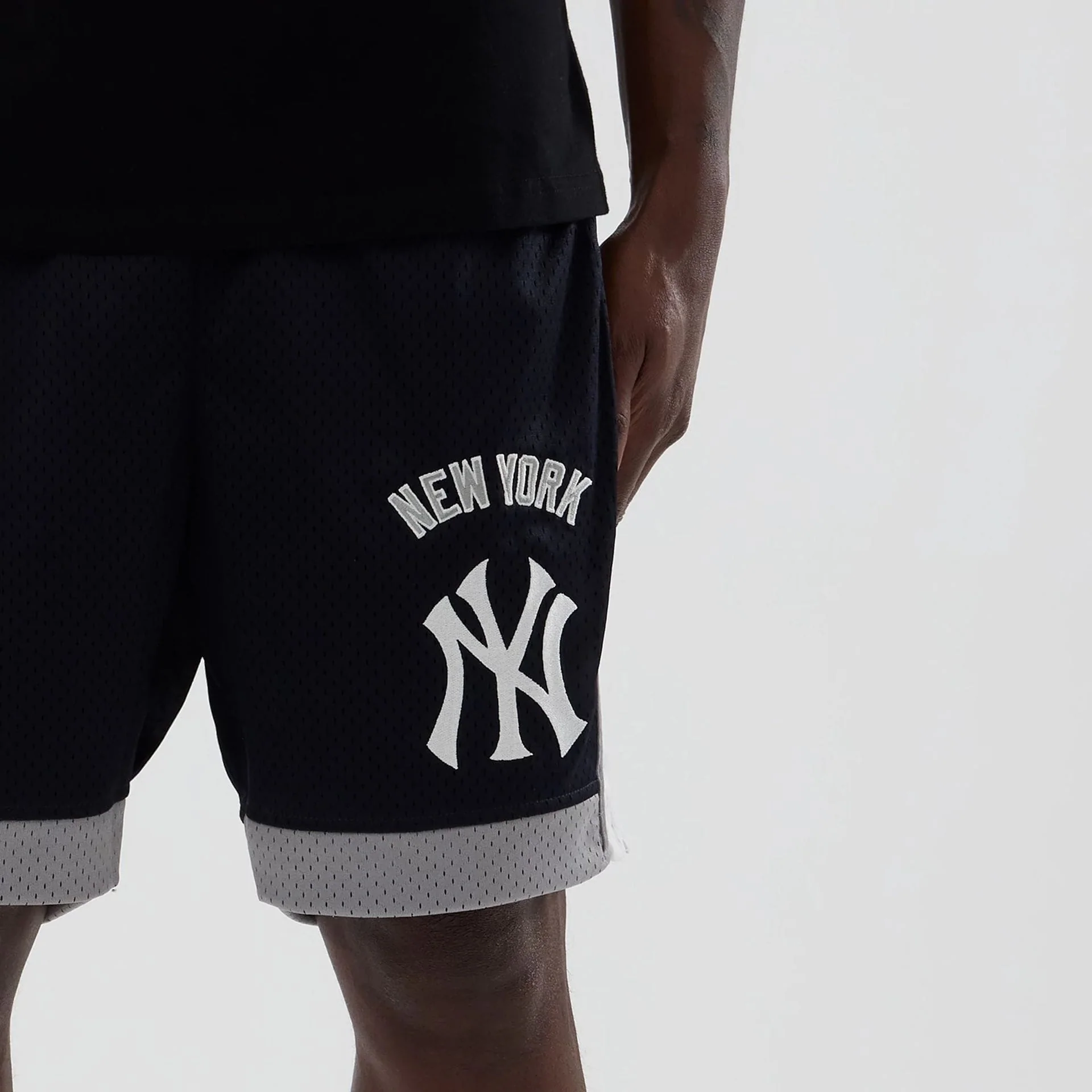 10373-new-york-yankees-mlb-navy-mesh-shorts-5.webp New York Yankees MLB Navy Mesh Shorts