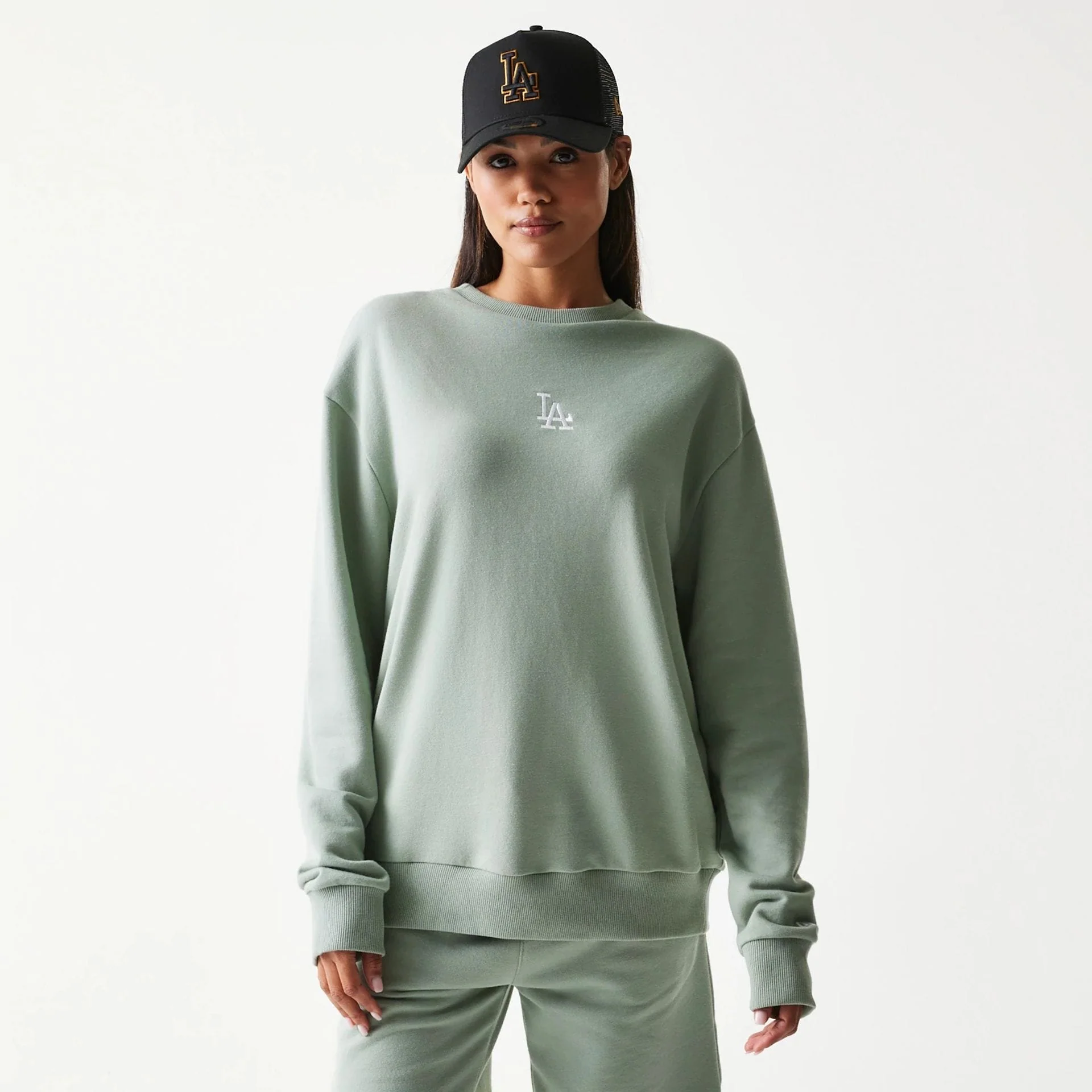 10568-la-dodgers-mlb-midi-pastel-green-oversized-crew-neck-sweater-4.webp LA Dodgers MLB Midi Pastel Green Oversized Crew Neck Sweater