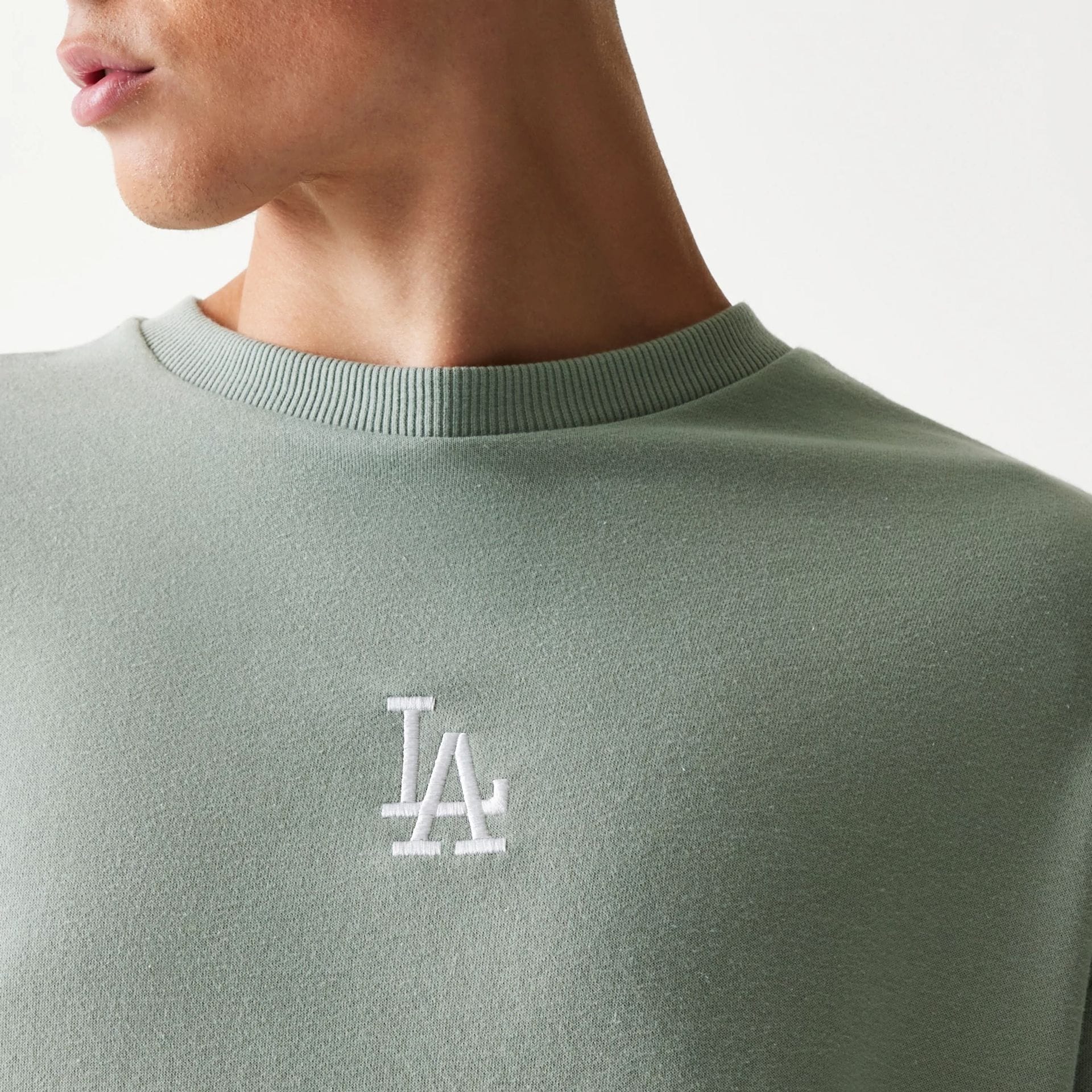 10568-la-dodgers-mlb-midi-pastel-green-oversized-crew-neck-sweater-6.jpg LA Dodgers MLB Midi Pastel Green Oversized Crew Neck Sweater