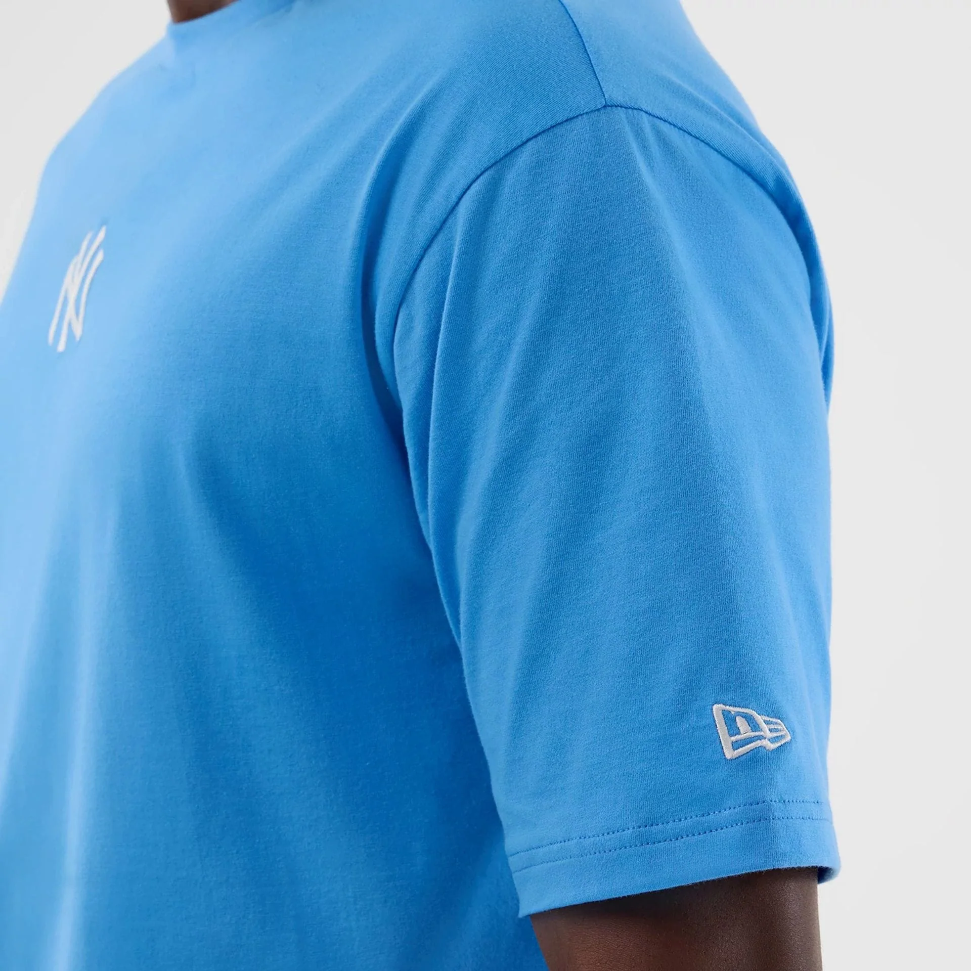 10836-new-york-yankees-mlb-league-essential-pastel-blue-oversized-t-shirt-5.webp New York Yankees MLB League Essential Pastel Blue Oversized T-Shirt