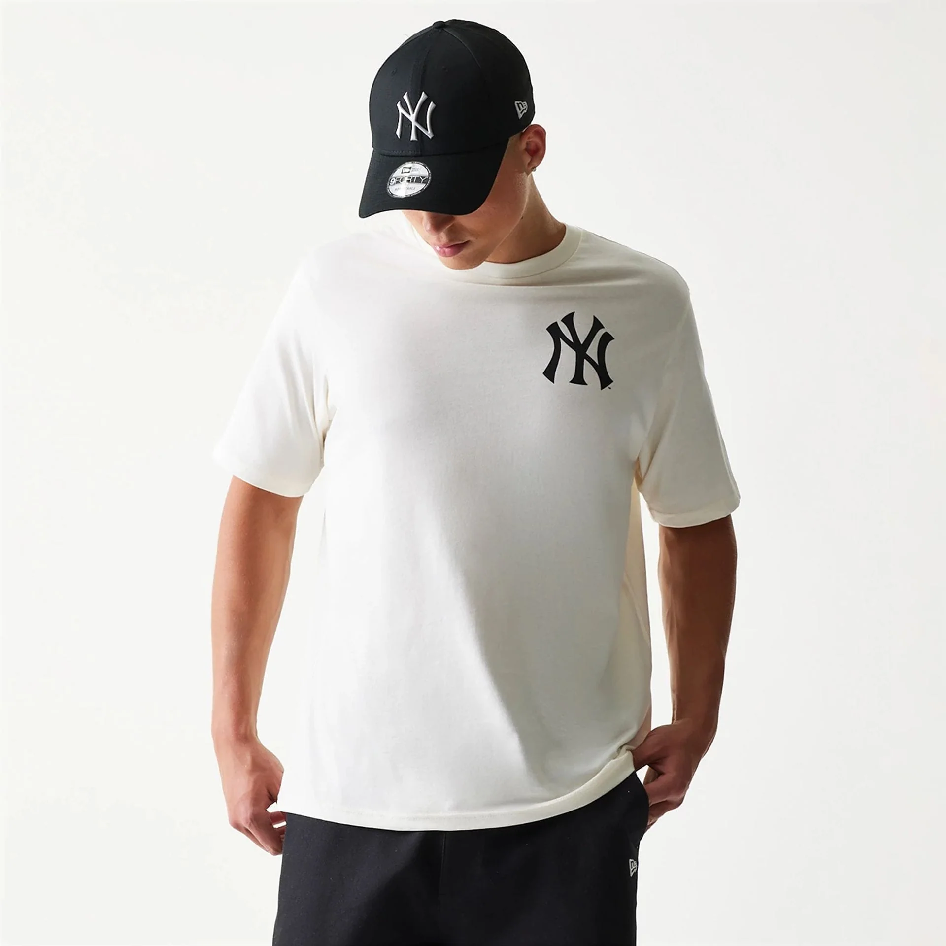 10949-new-york-yankees-mlb-food-graphic-open-white-t-shirt-3.webp New York Yankees MLB Food Graphic Open White T-Shirt