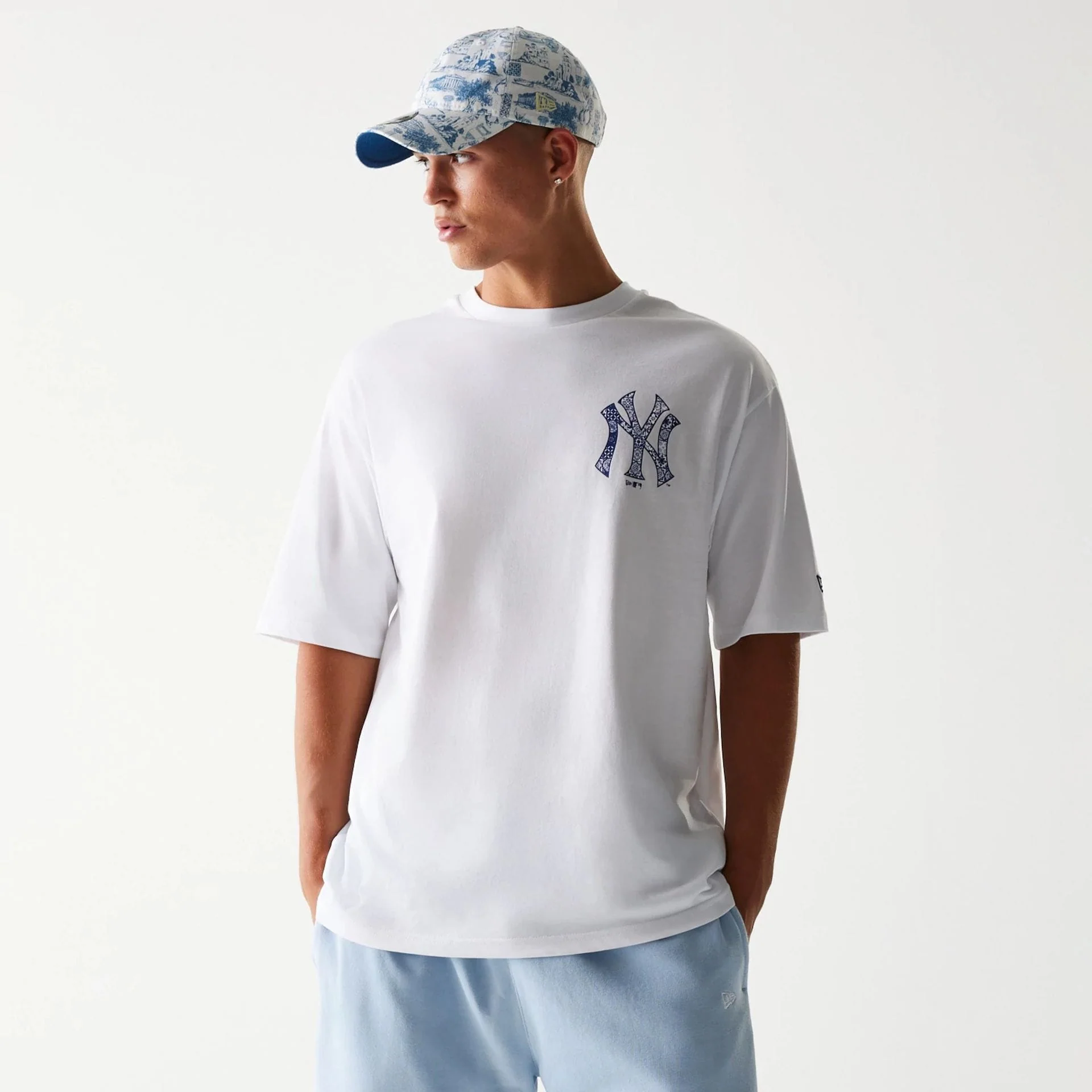 New York Yankees MLB White Oversized T-Shirt