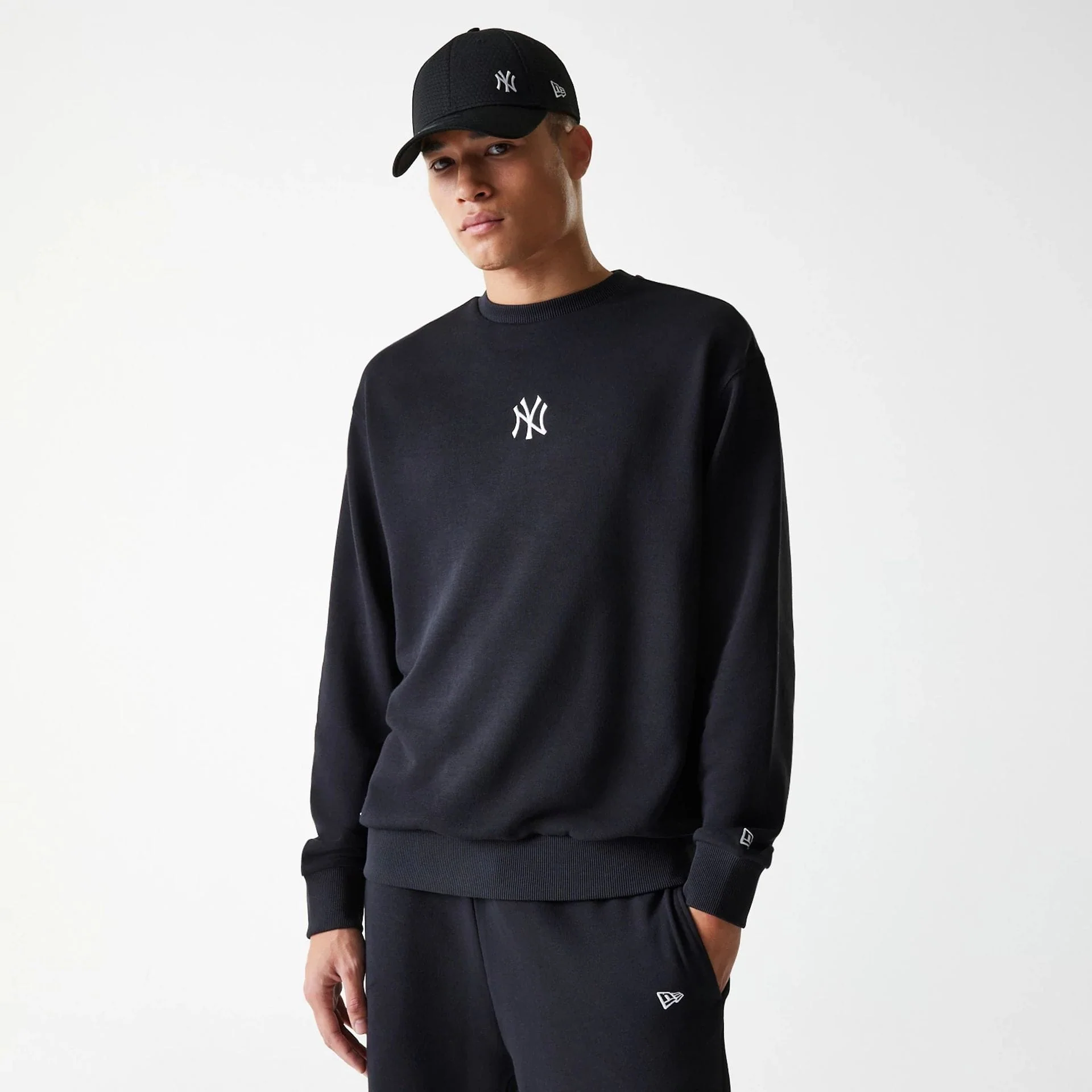 New York Yankees MLB League Essential Midi Black Oversized Crew Neck Sweater