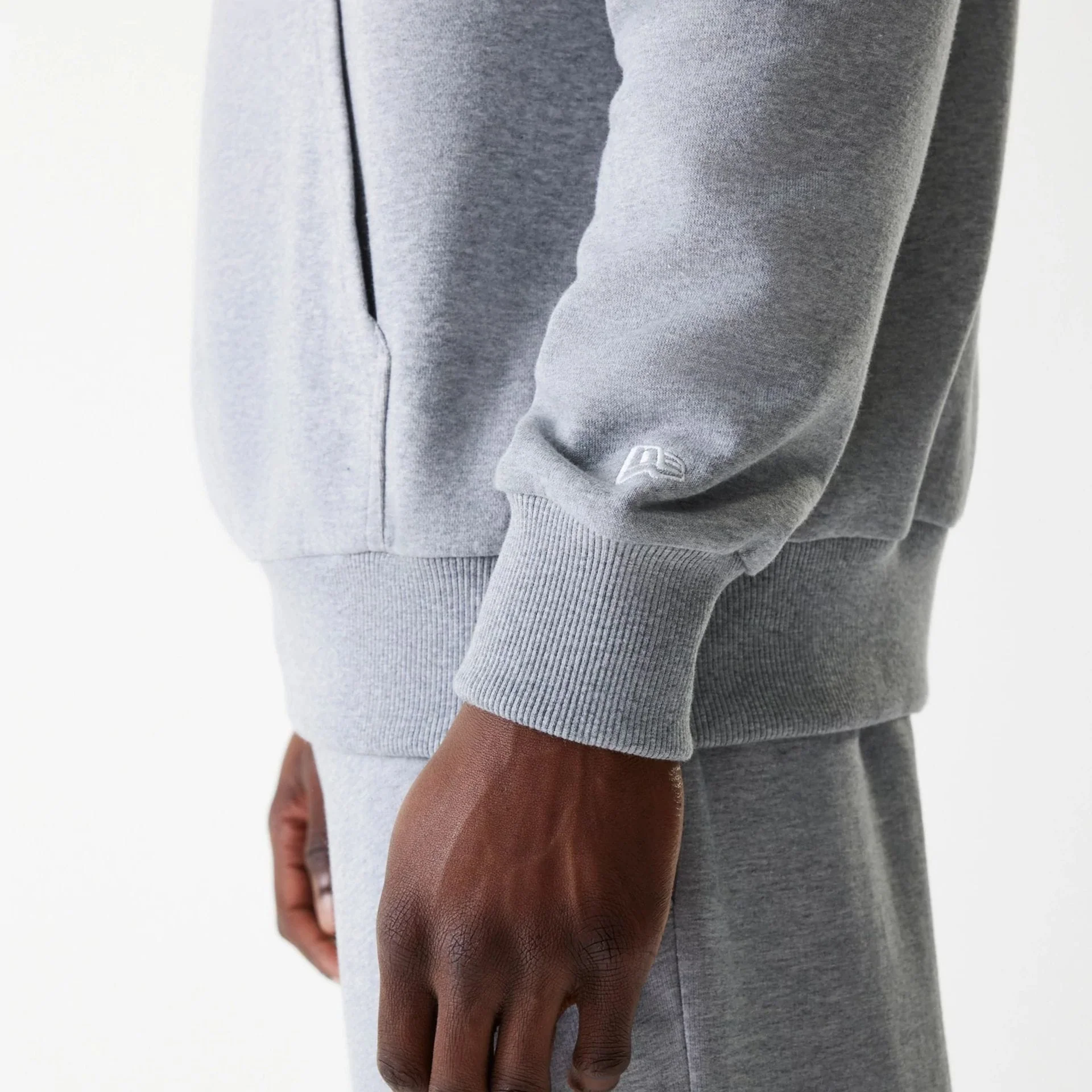 12354-new-york-yankees-mlb-league-essential-midi-french-terry-grey-oversized-pullover-hoodie-5.webp New York Yankees MLB League Essential Midi French Terry Grey Oversized Pullover Hoodie
