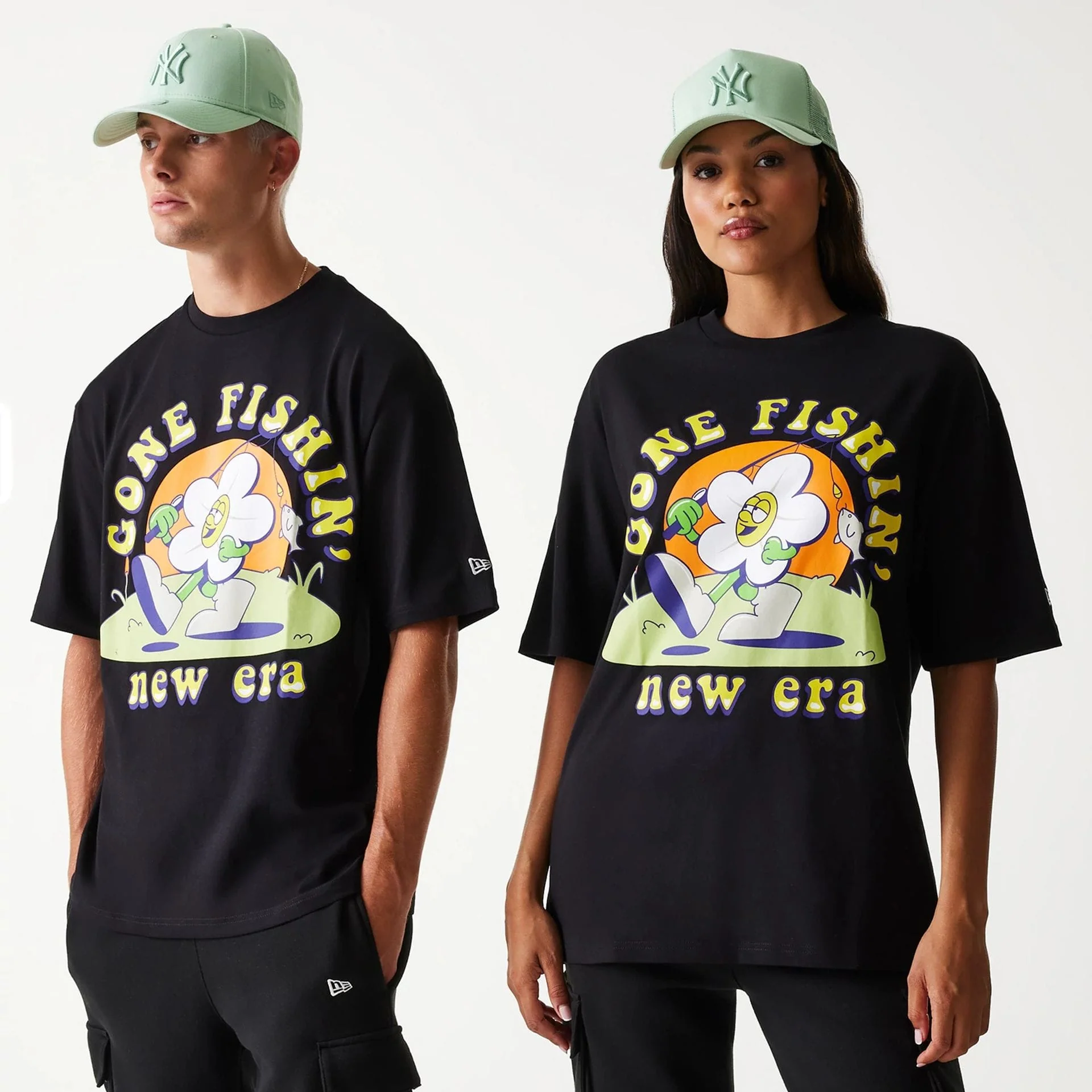 12627-new-era-outdoor-graphic-black-oversized-t-shirt-1.webp New Era Outdoor Graphic Black Oversized T-Shirt