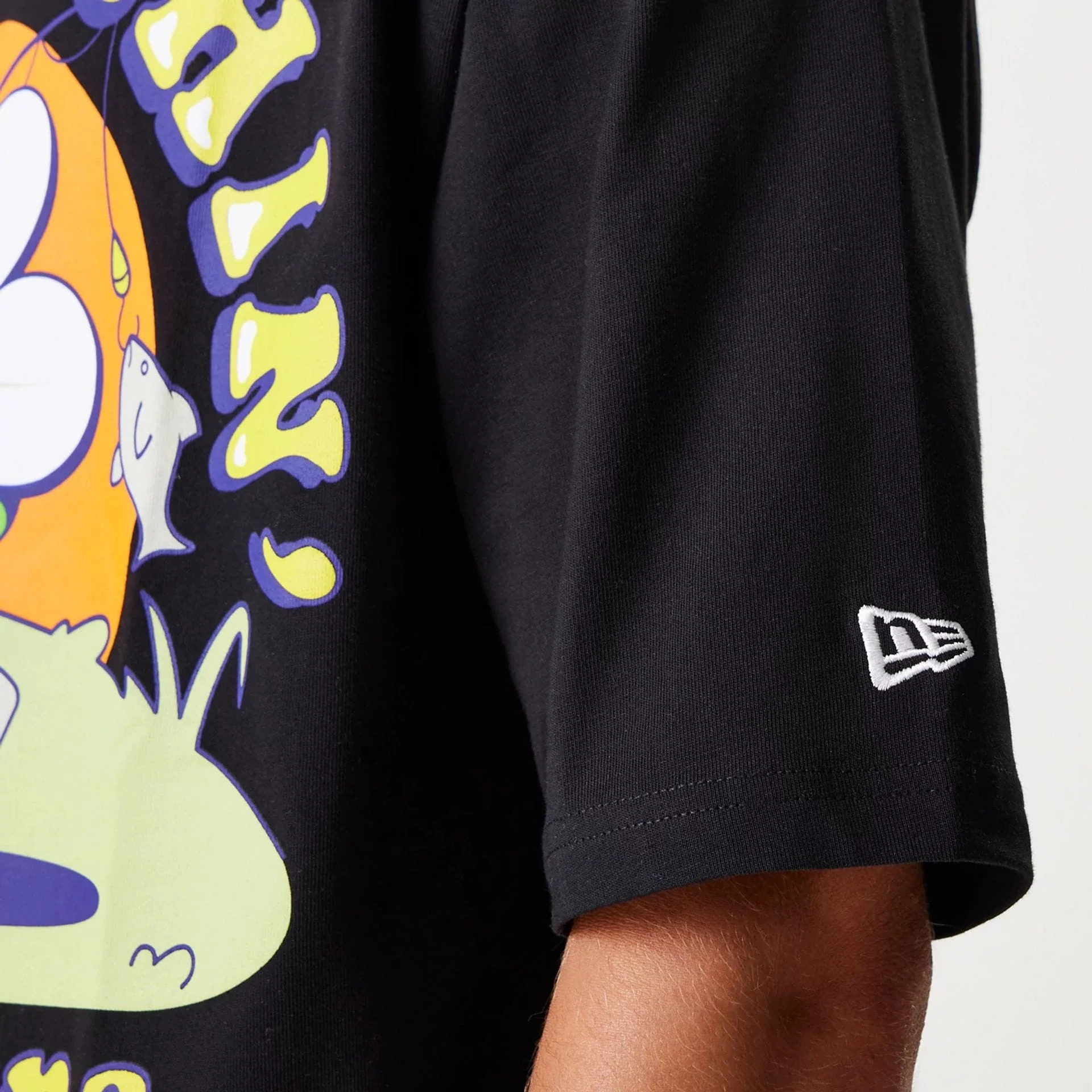 12627-new-era-outdoor-graphic-black-oversized-t-shirt-7.webp New Era Outdoor Graphic Black Oversized T-Shirt