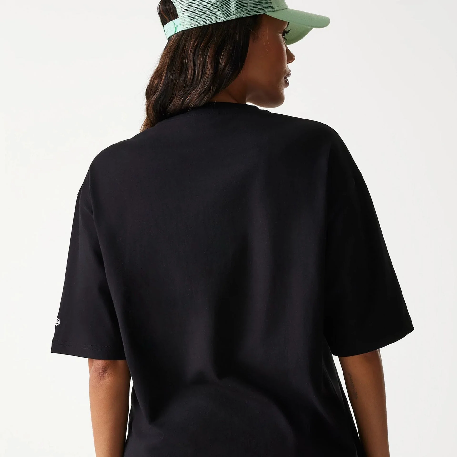 12627-new-era-outdoor-graphic-black-oversized-t-shirt-8.webp New Era Outdoor Graphic Black Oversized T-Shirt