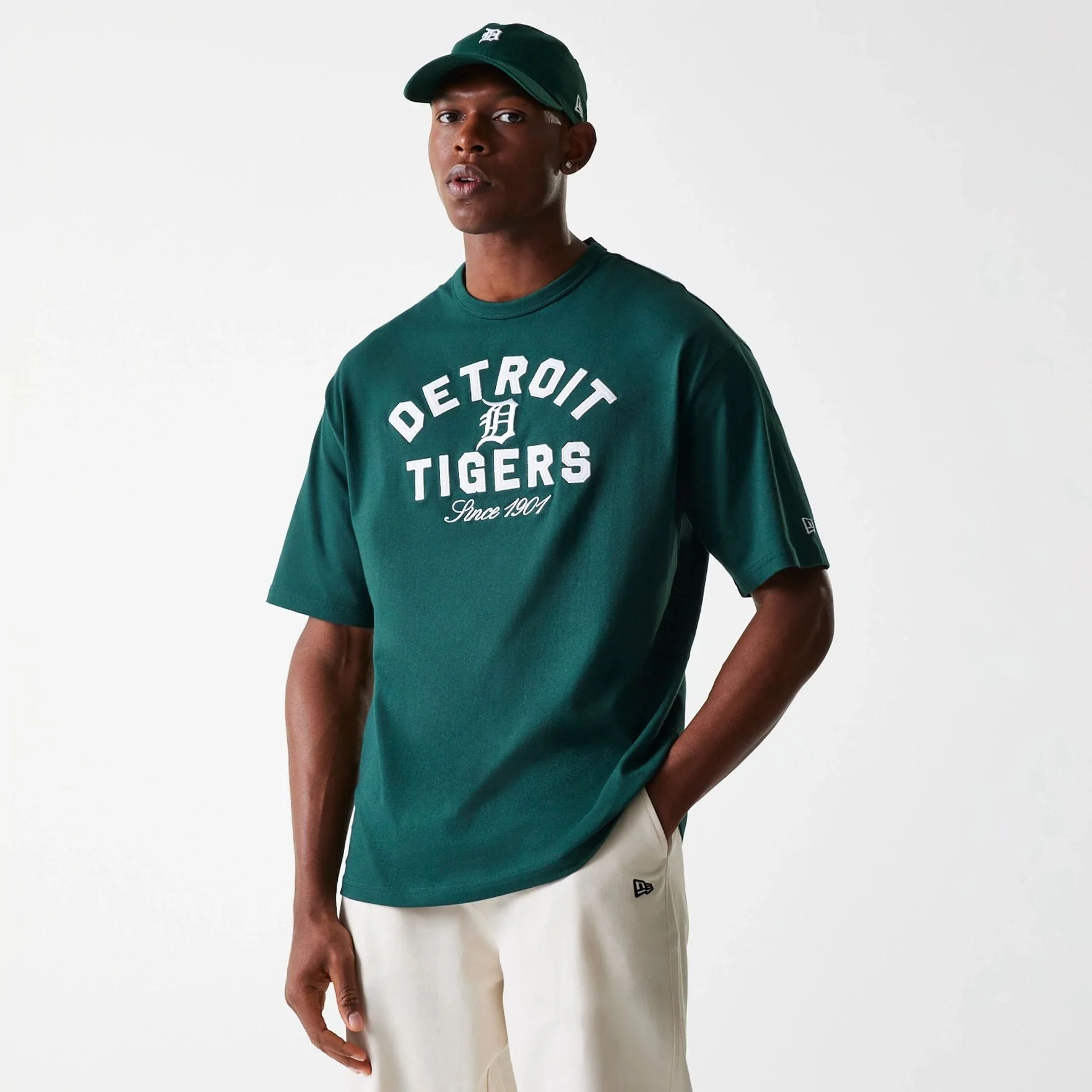 12702-detroit-tigers-mlb-heritage-dark-green-oversized-t-shirt-1.webp Detroit Tigers MLB Heritage Dark Green Oversized T-Shirt