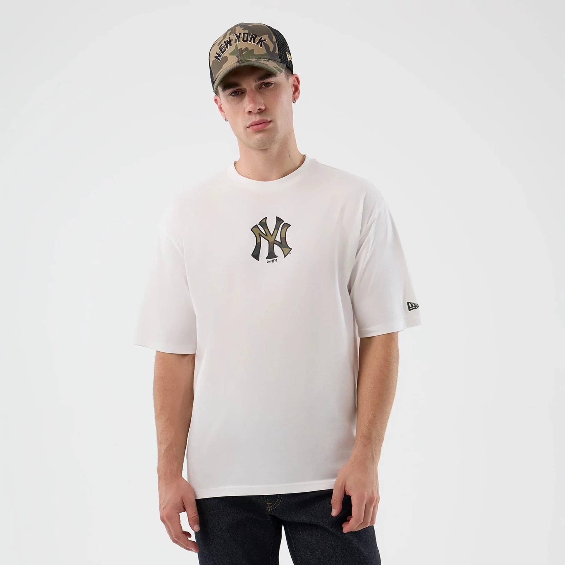 New York Yankees MLB Infill White Oversized T-Shirt