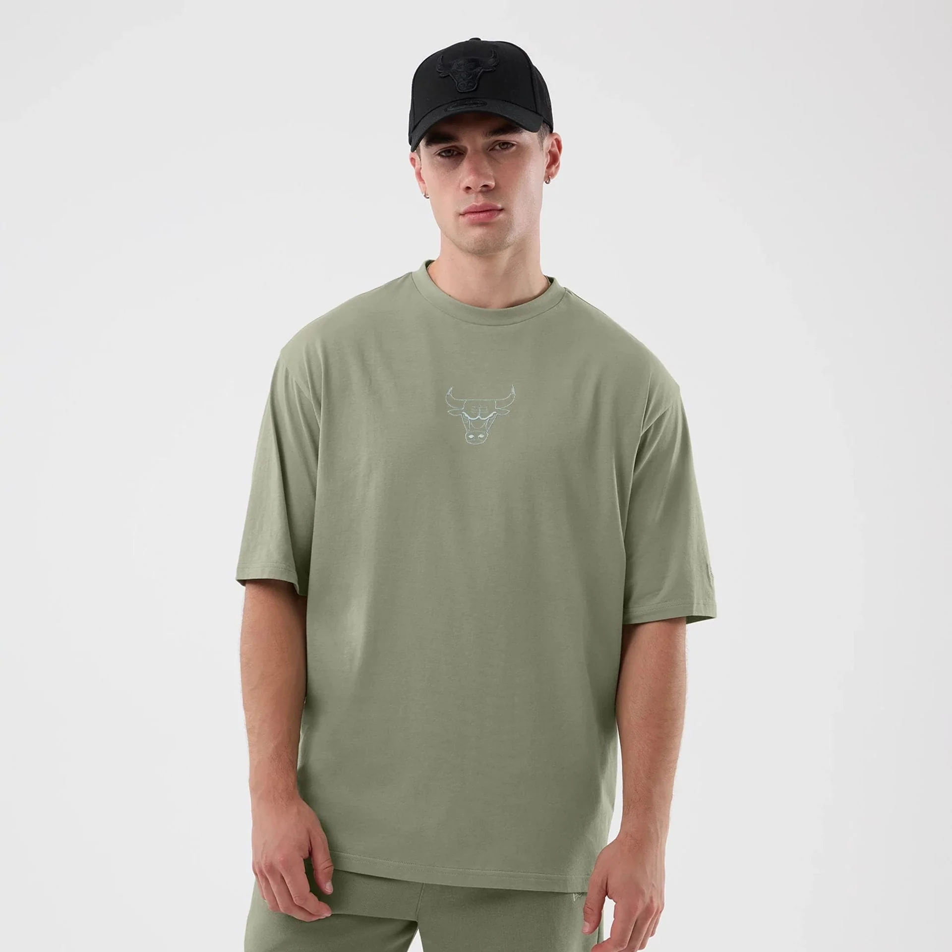 13404-chicago-bulls-nba-league-essential-pastel-green-oversized-t-shirt-1.webp Chicago Bulls NBA League Essential Pastel Green Oversized T-Shirt