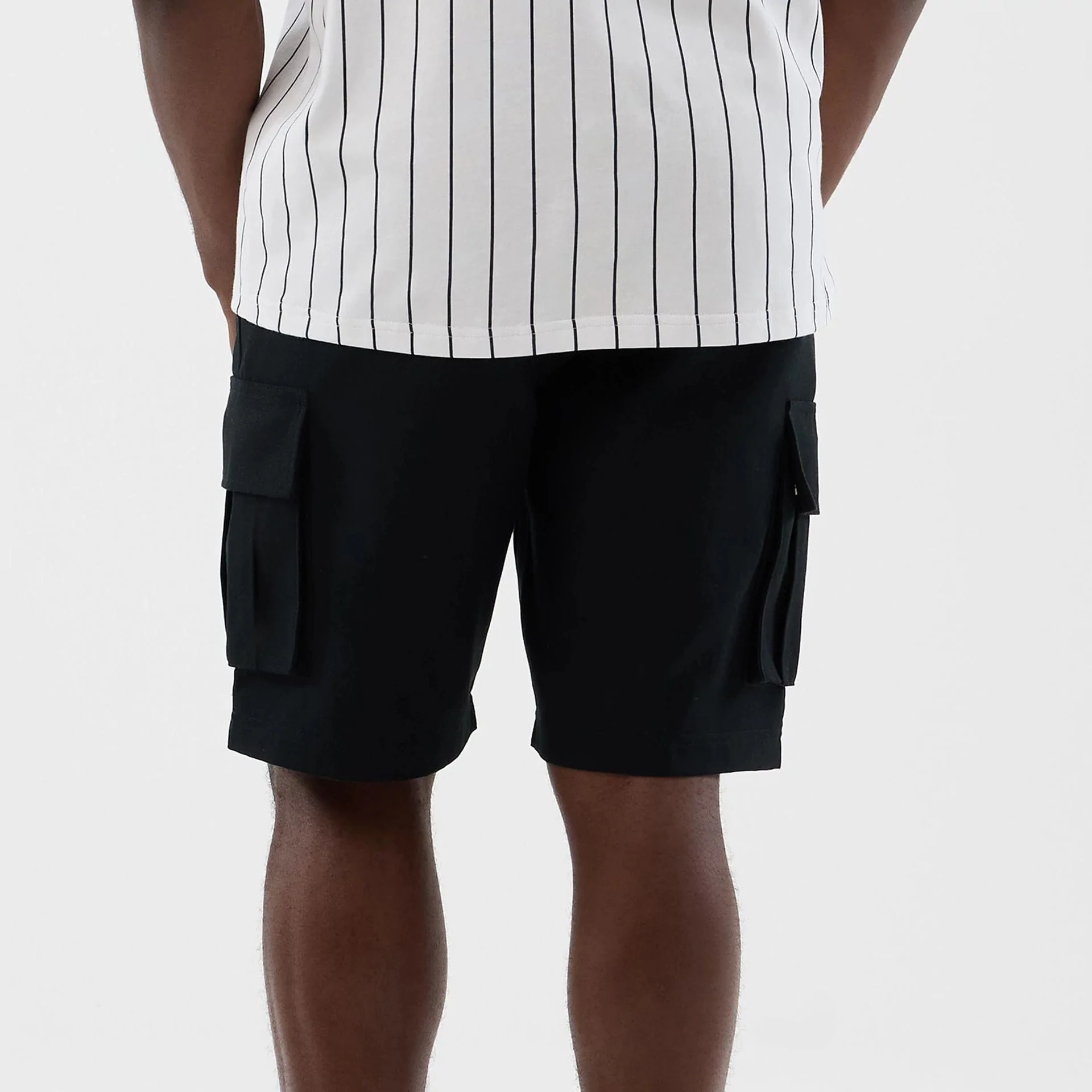 13622-new-era-black-cargo-shorts-7.webp New Era Black Cargo Shorts