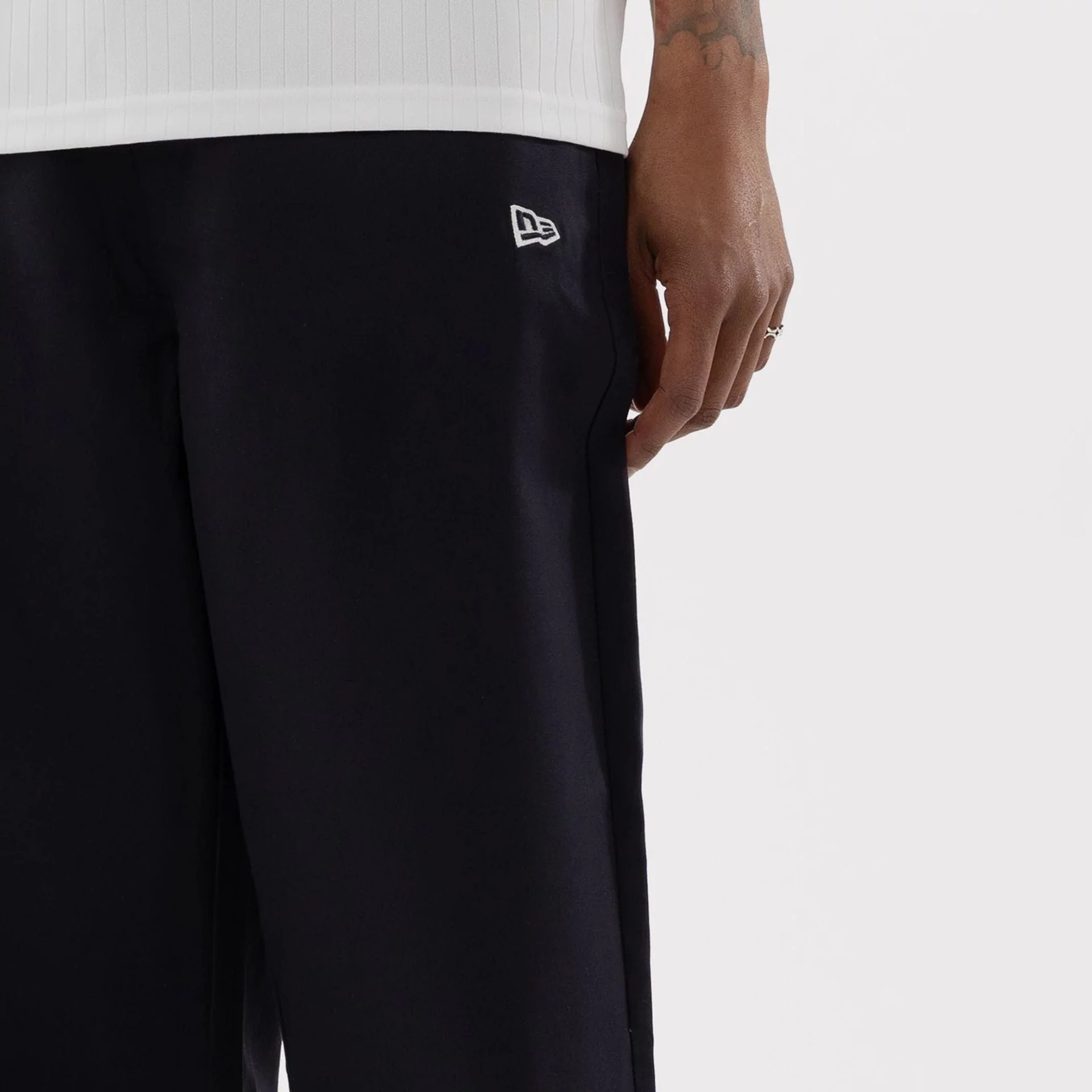15317-la-dodgers-mlb-navy-woven-chinos-3.webp LA Dodgers MLB Navy Woven Chinos