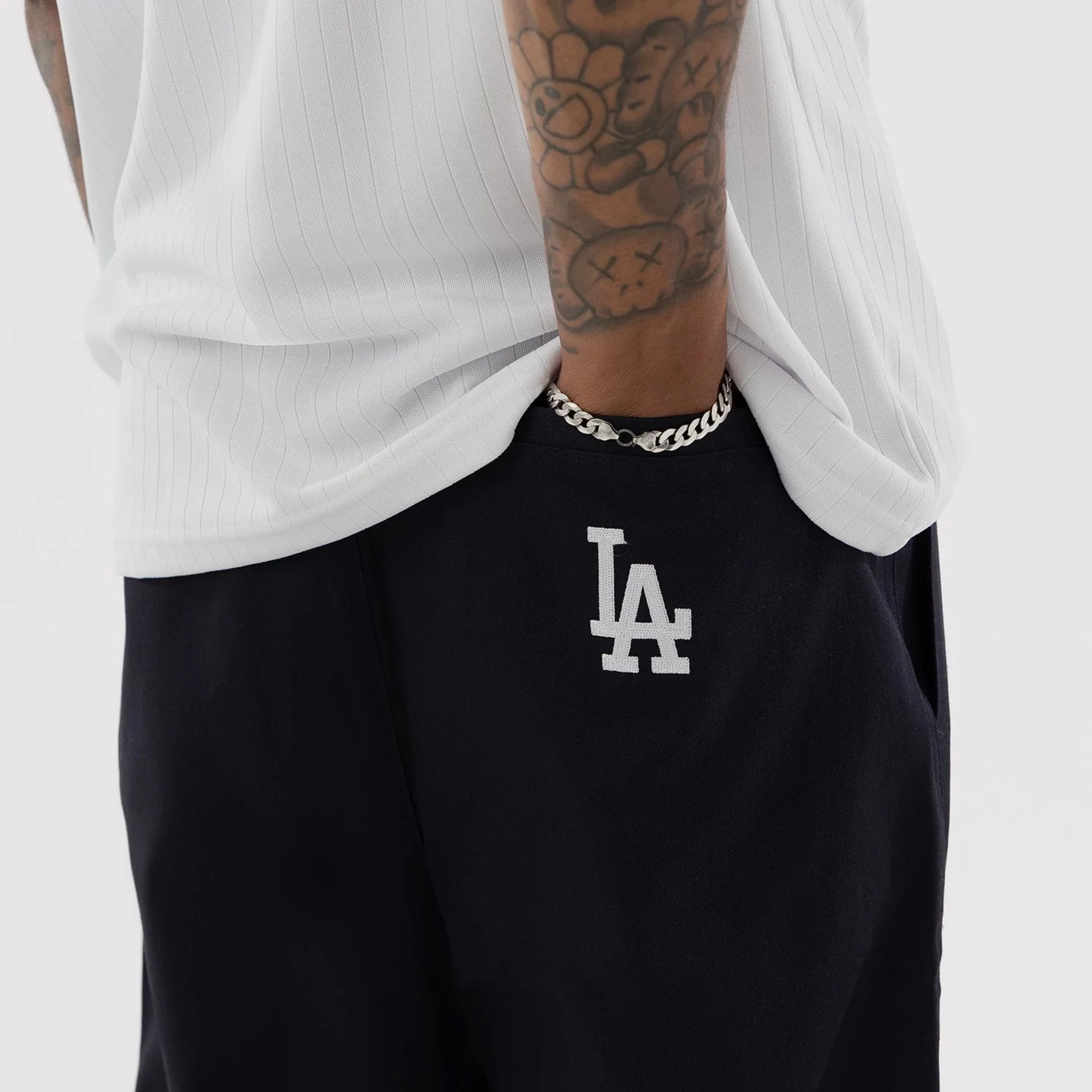 15317-la-dodgers-mlb-navy-woven-chinos-4.webp LA Dodgers MLB Navy Woven Chinos