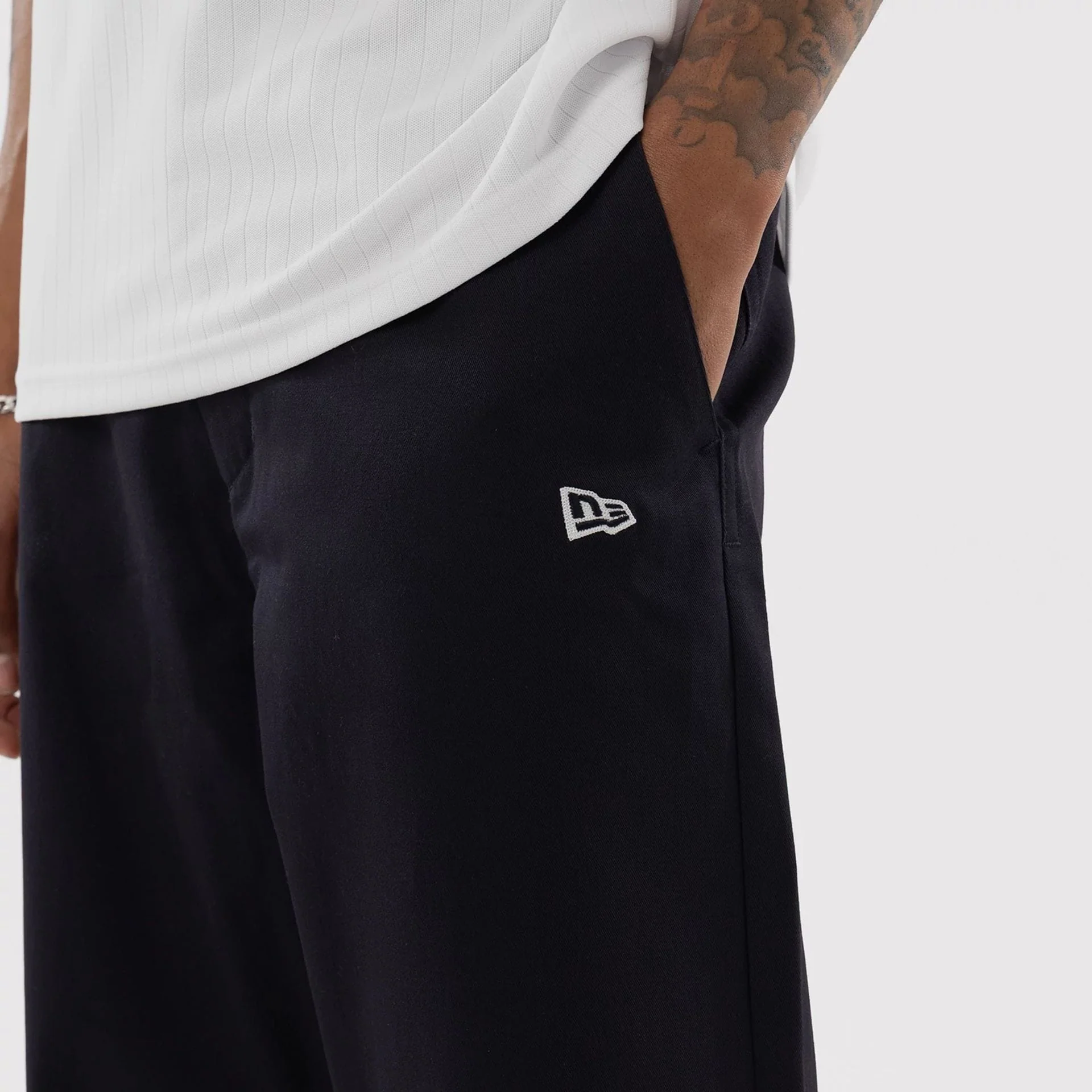 15317-la-dodgers-mlb-navy-woven-chinos-6.webp LA Dodgers MLB Navy Woven Chinos