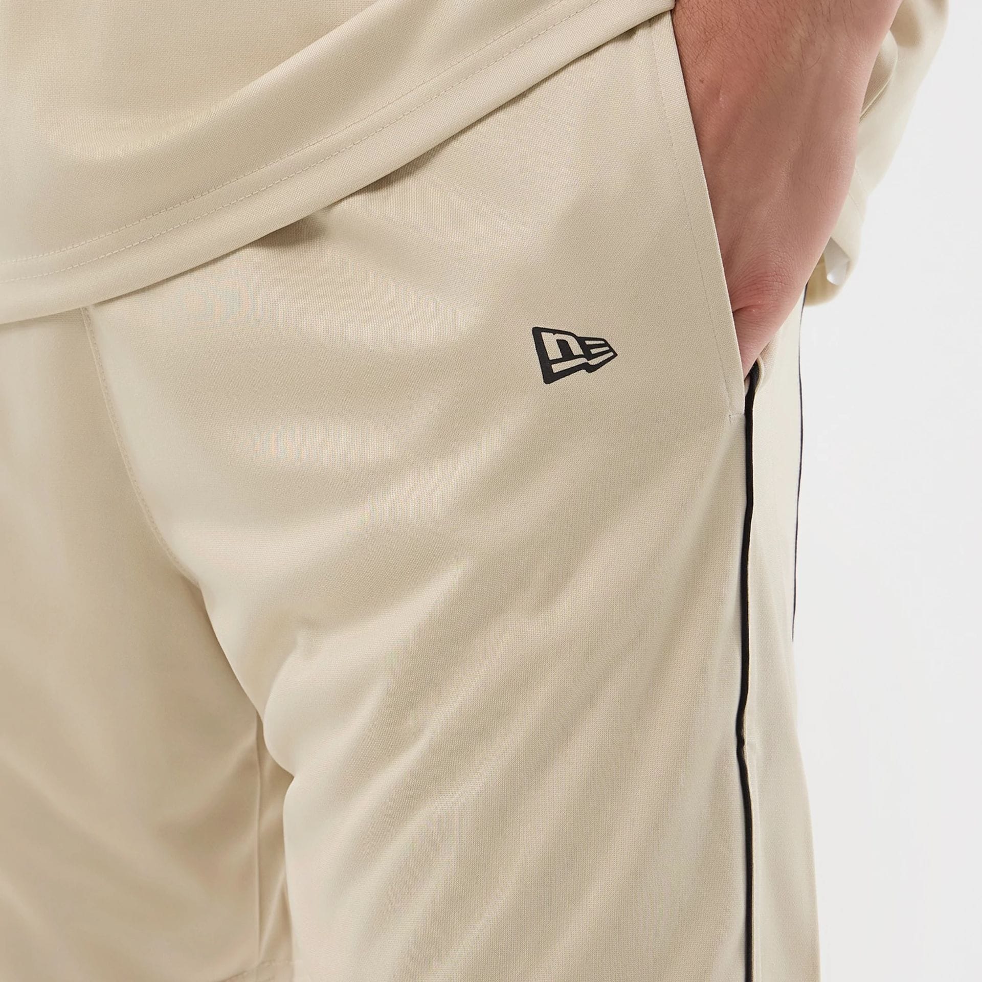 15431-new-era-football-light-beige-shorts-4.jpg New Era Football Light Beige Shorts