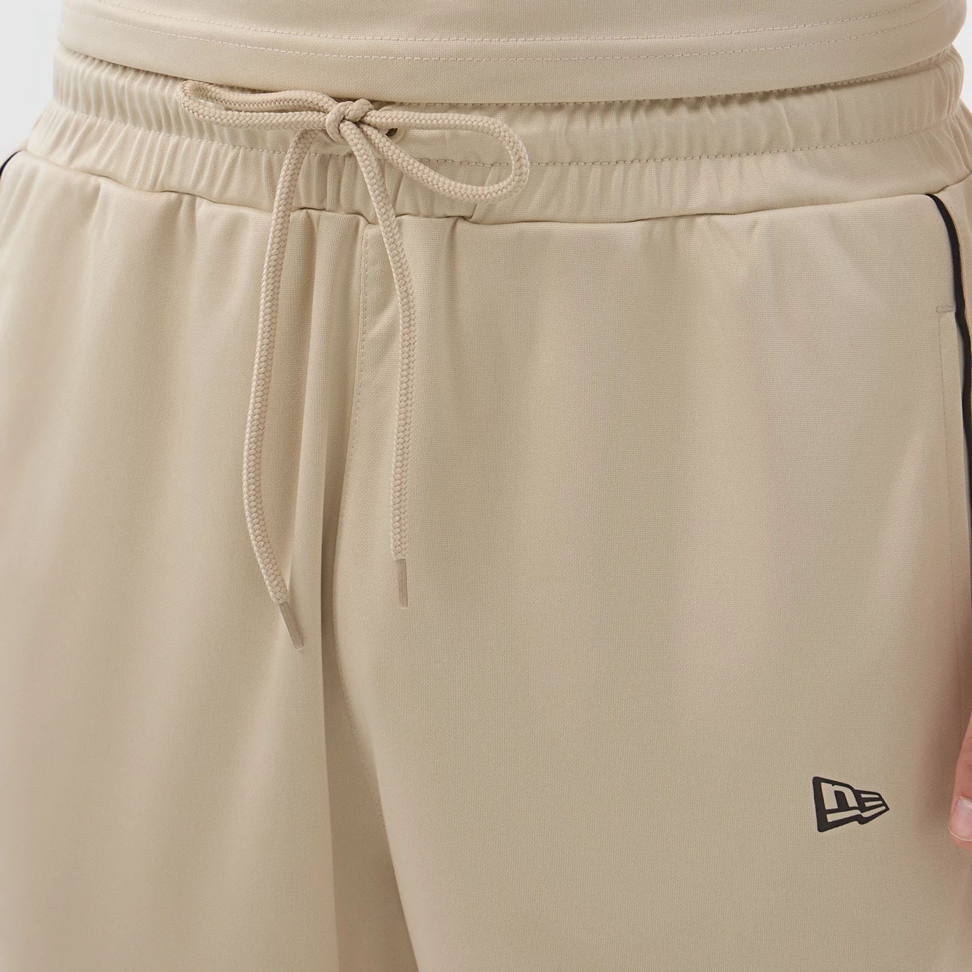 15431-new-era-football-light-beige-shorts-5.jpg New Era Football Light Beige Shorts
