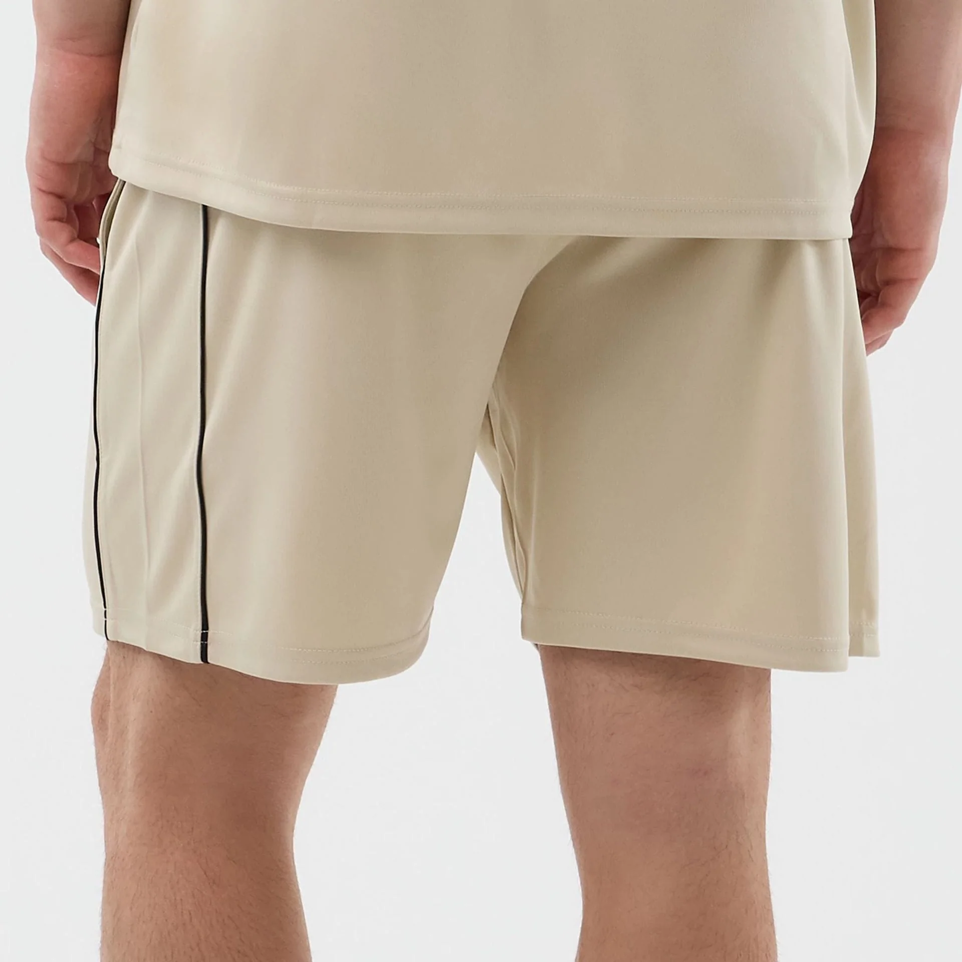 15431-new-era-football-light-beige-shorts-6.webp New Era Football Light Beige Shorts