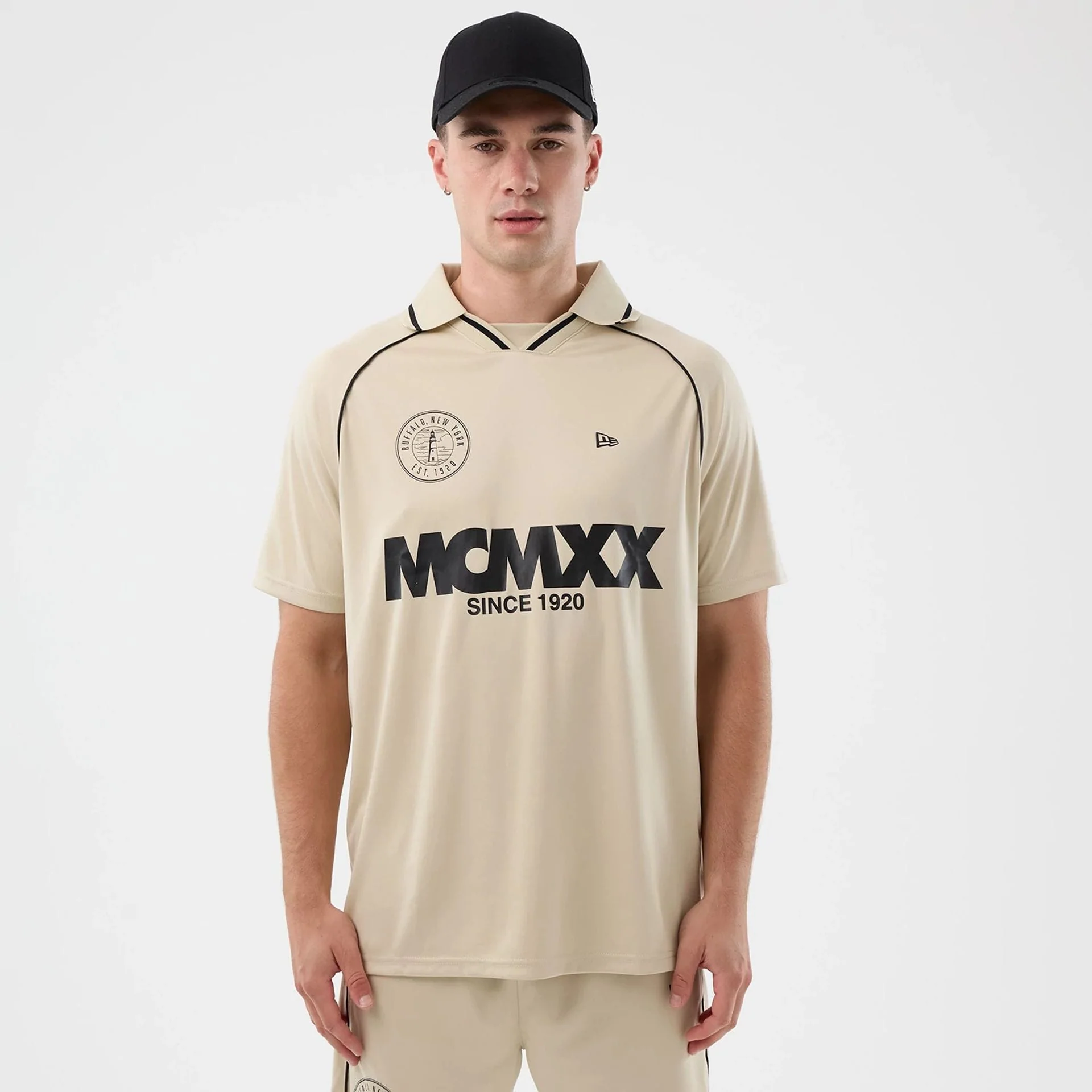 15452-new-era-football-light-beige-t-shirt-1.webp New Era Football Light Beige T-Shirt