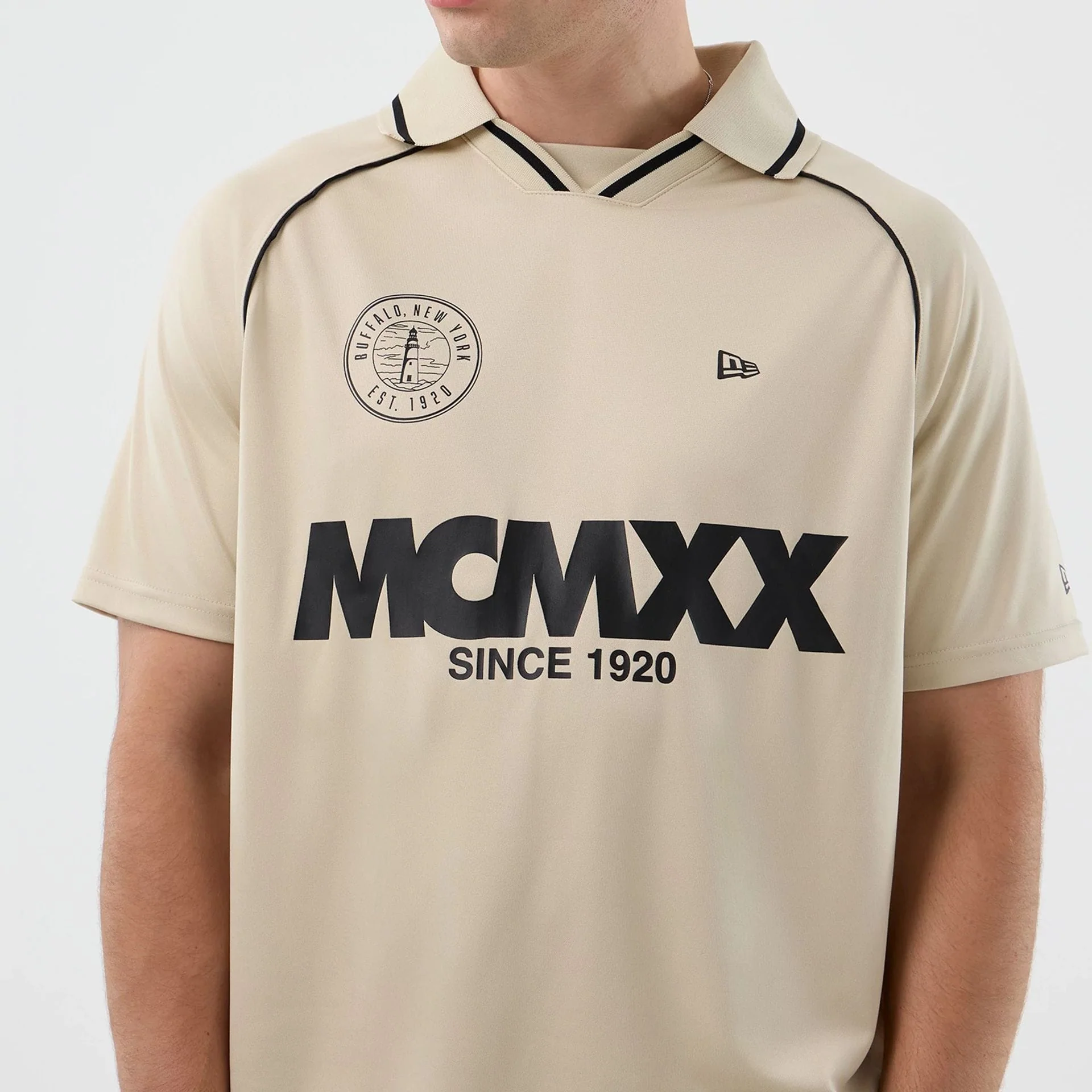 15452-new-era-football-light-beige-t-shirt-6.webp New Era Football Light Beige T-Shirt