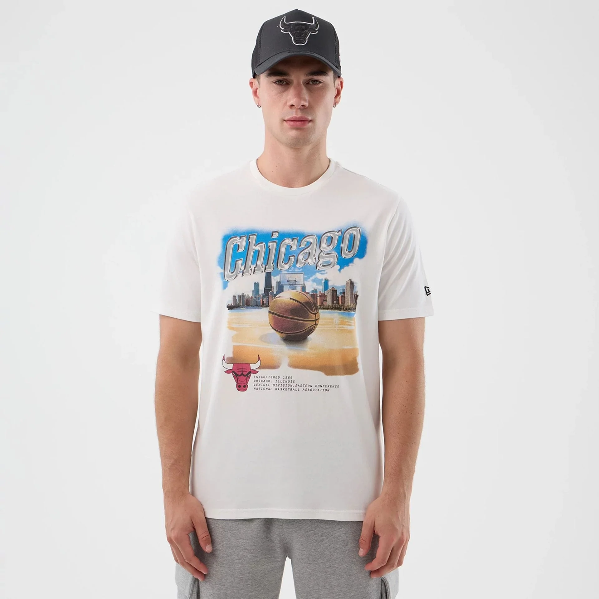 Chicago Bulls NBA Beach Graphic White T-Shirt