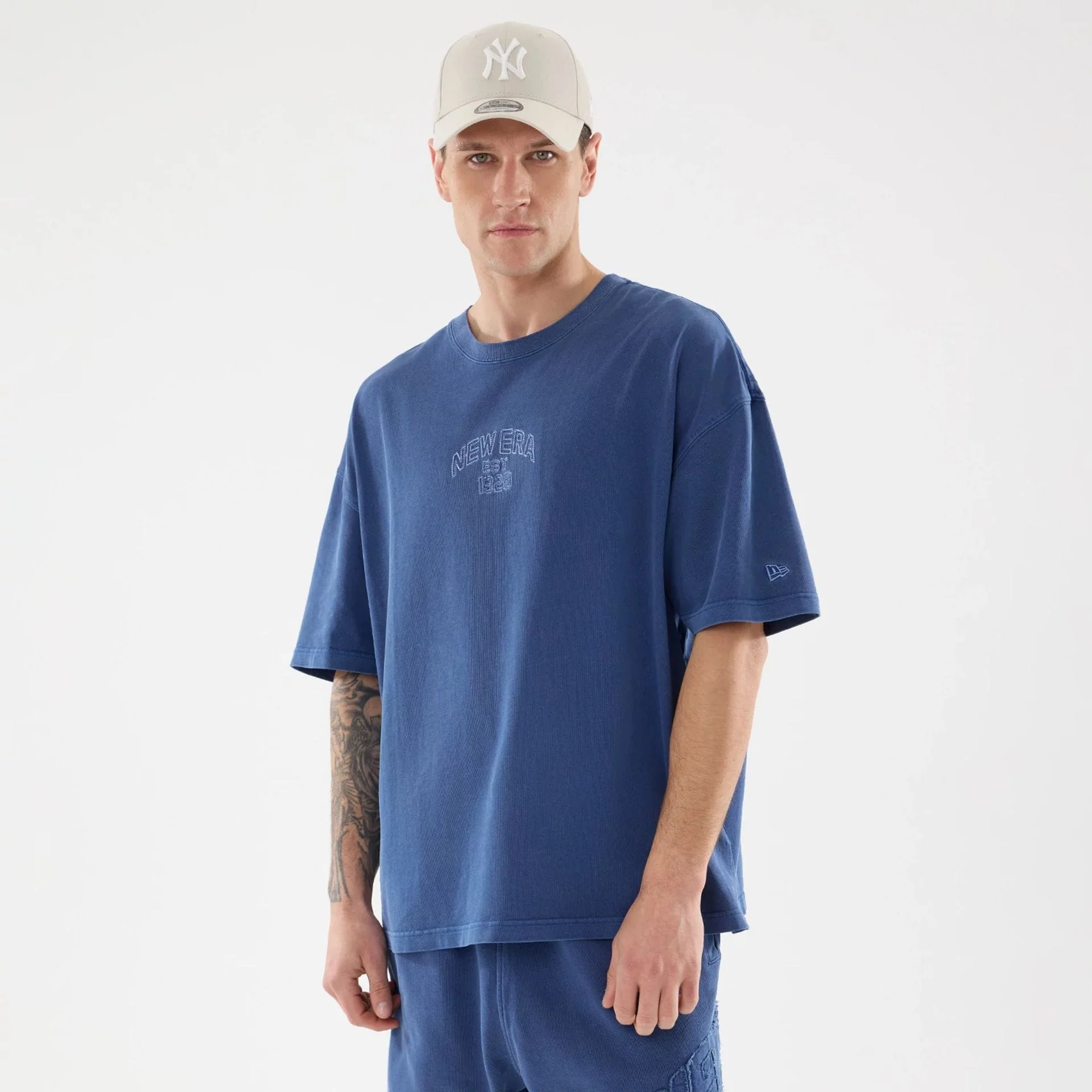 15924-new-era-graphic-street-archived-blue-oversized-t-shirt-1.webp New Era Graphic Street Archived Blue Oversized T-Shirt
