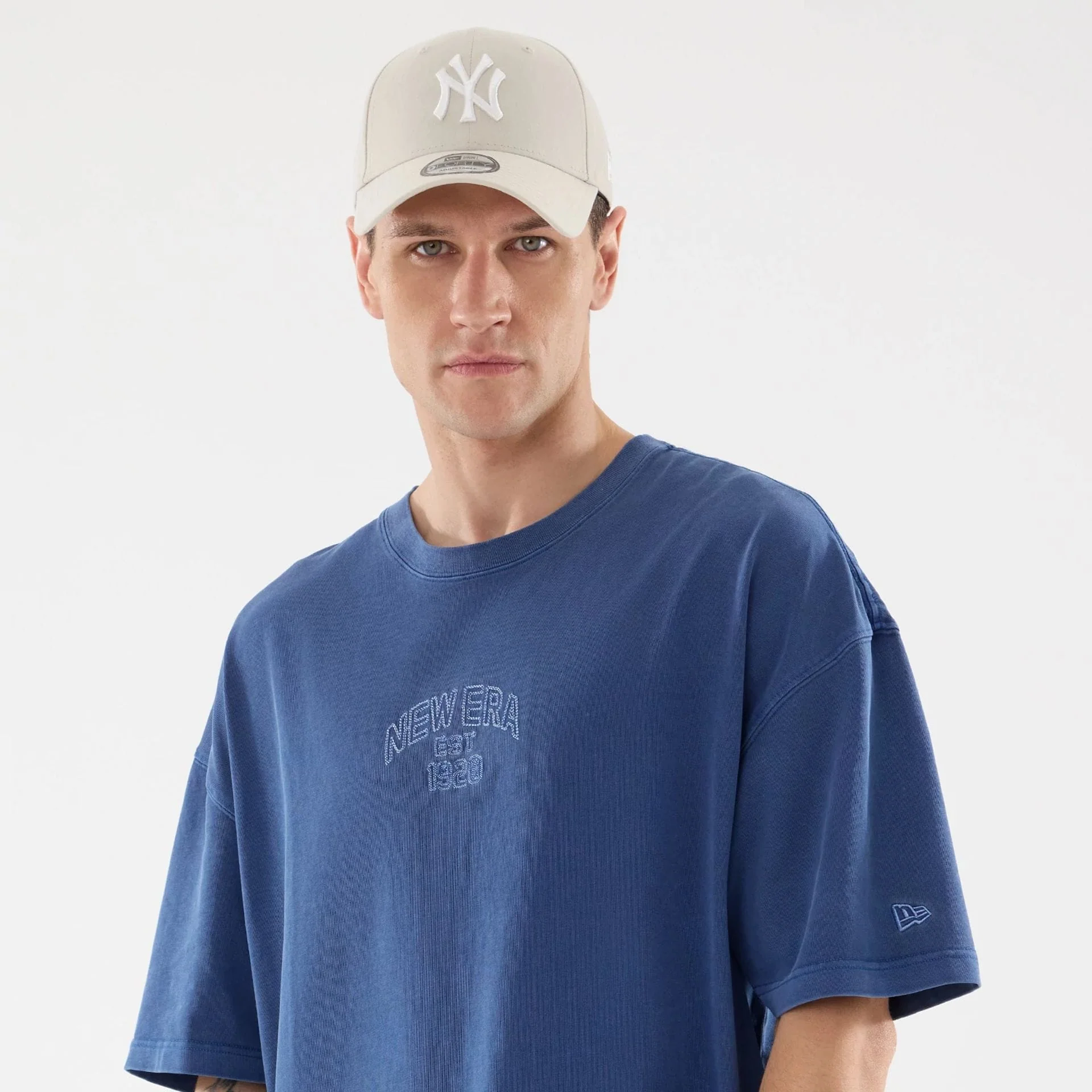 15924-new-era-graphic-street-archived-blue-oversized-t-shirt-3.webp New Era Graphic Street Archived Blue Oversized T-Shirt