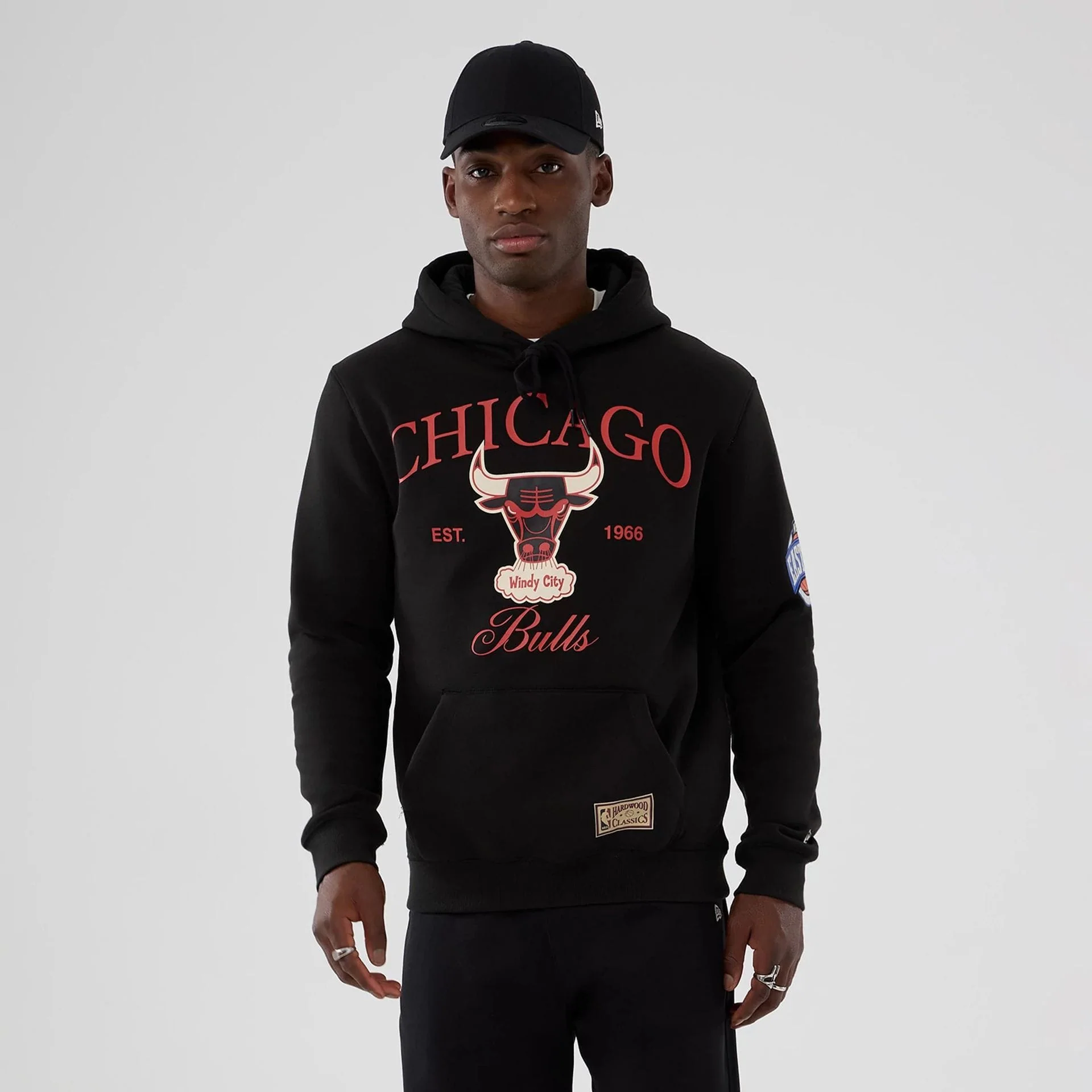 16044-chicago-bulls-nba-hardwood-classic-black-pullover-hoodie-1.webp Chicago Bulls NBA Hardwood Classic Black Pullover Hoodie