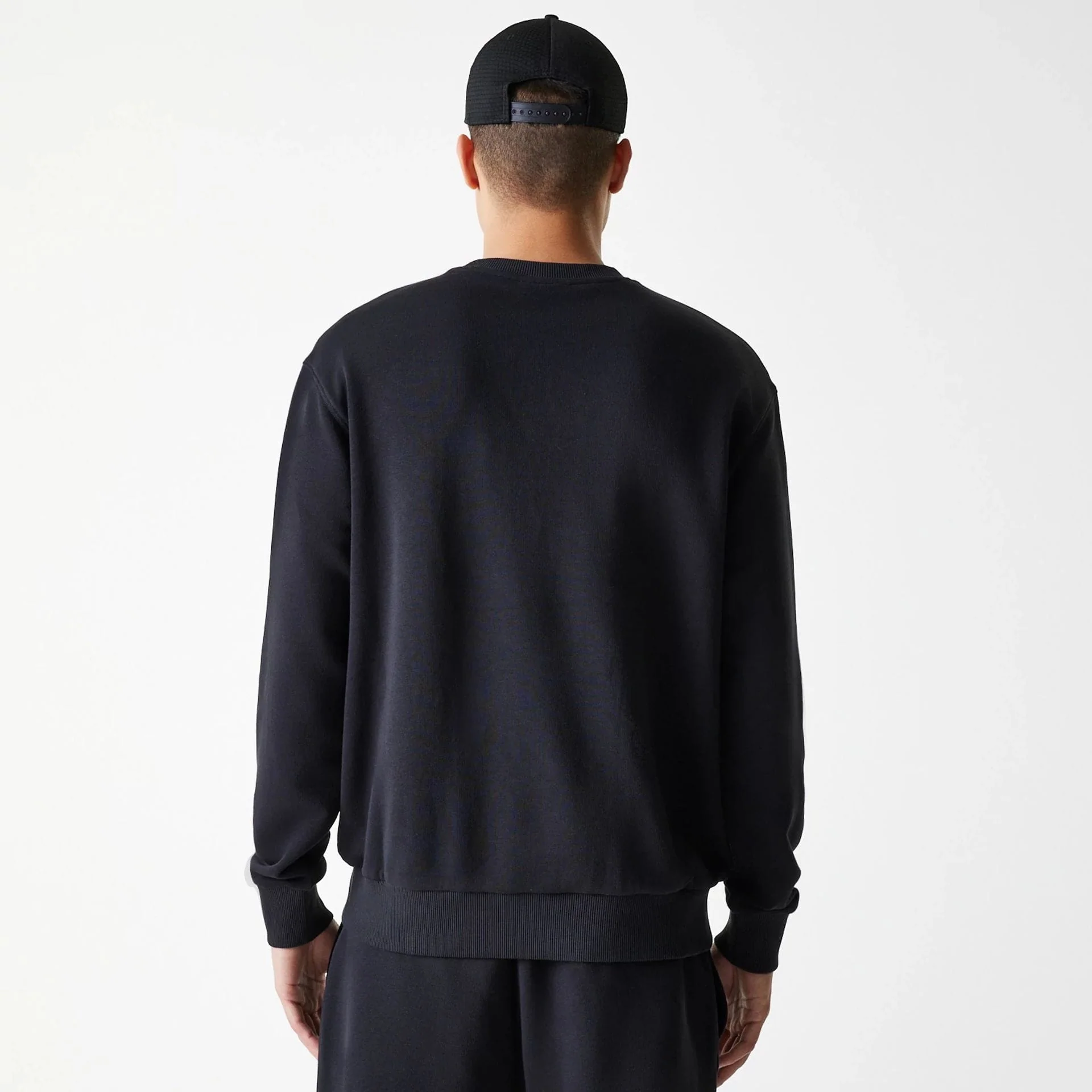 16094-new-york-yankees-mlb-league-essential-french-terry-black-crew-neck-sweater-2.webp New York Yankees MLB League Essential French Terry Black Crew Neck Sweater