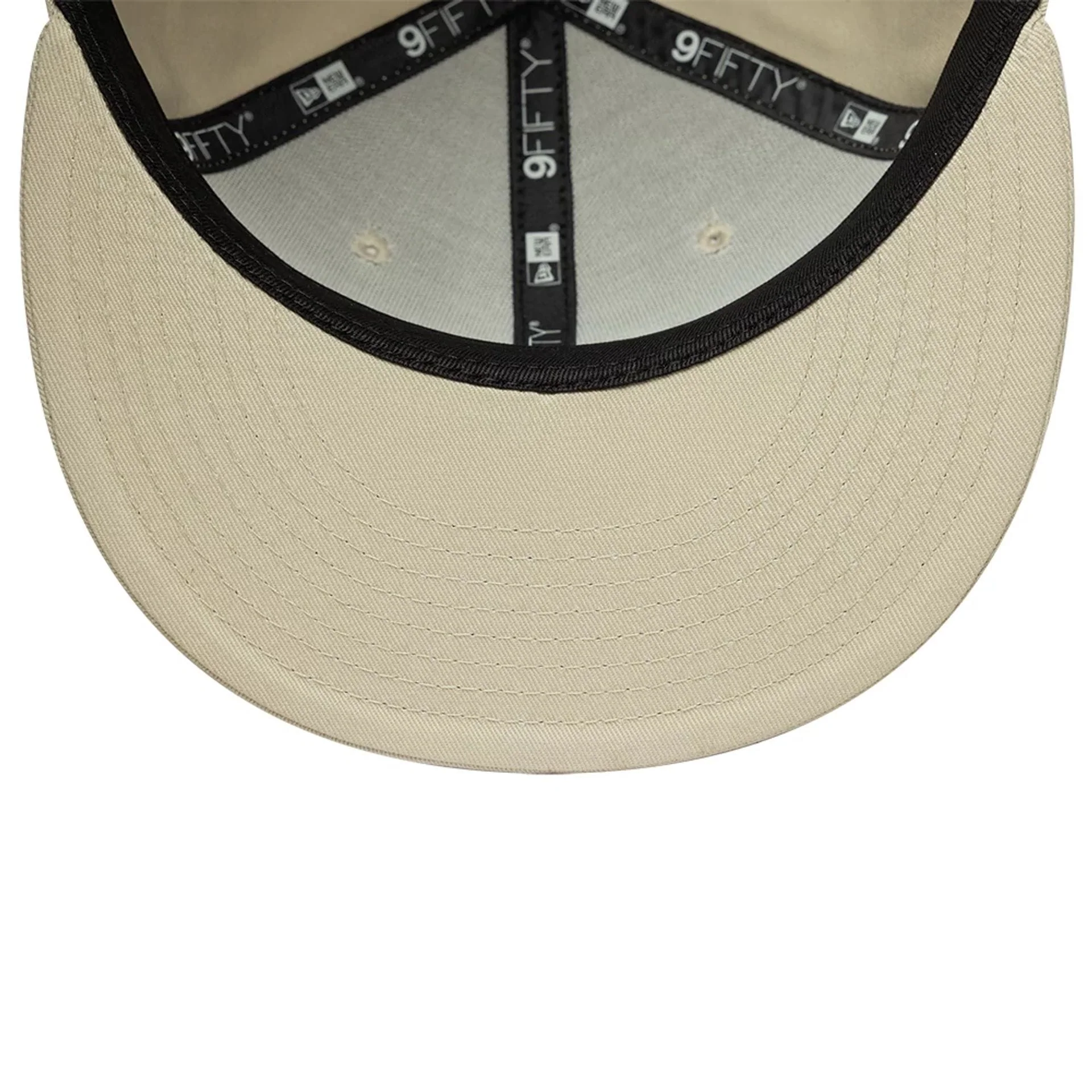 New York Yankees MLB League Essential Light Beige 9FIFTY Snapback Adjustable Cap