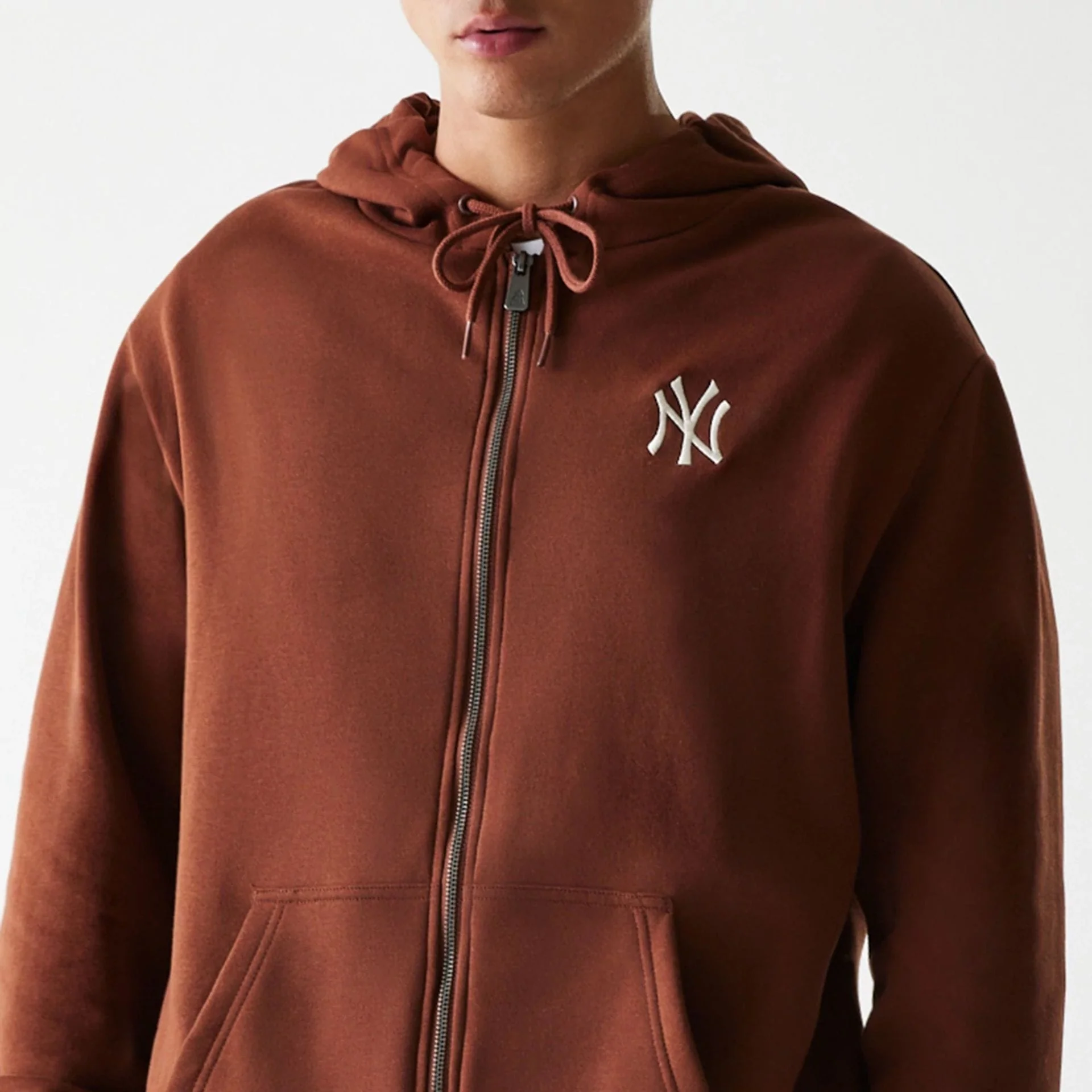 17696-new-york-yankees-mlb-midi-league-essential-brushed-fleece-brown-oversized-full-zip-hoodie-6.webp New York Yankees MLB Midi League Essential Brushed Fleece Brown Oversized Full Zip Hoodie