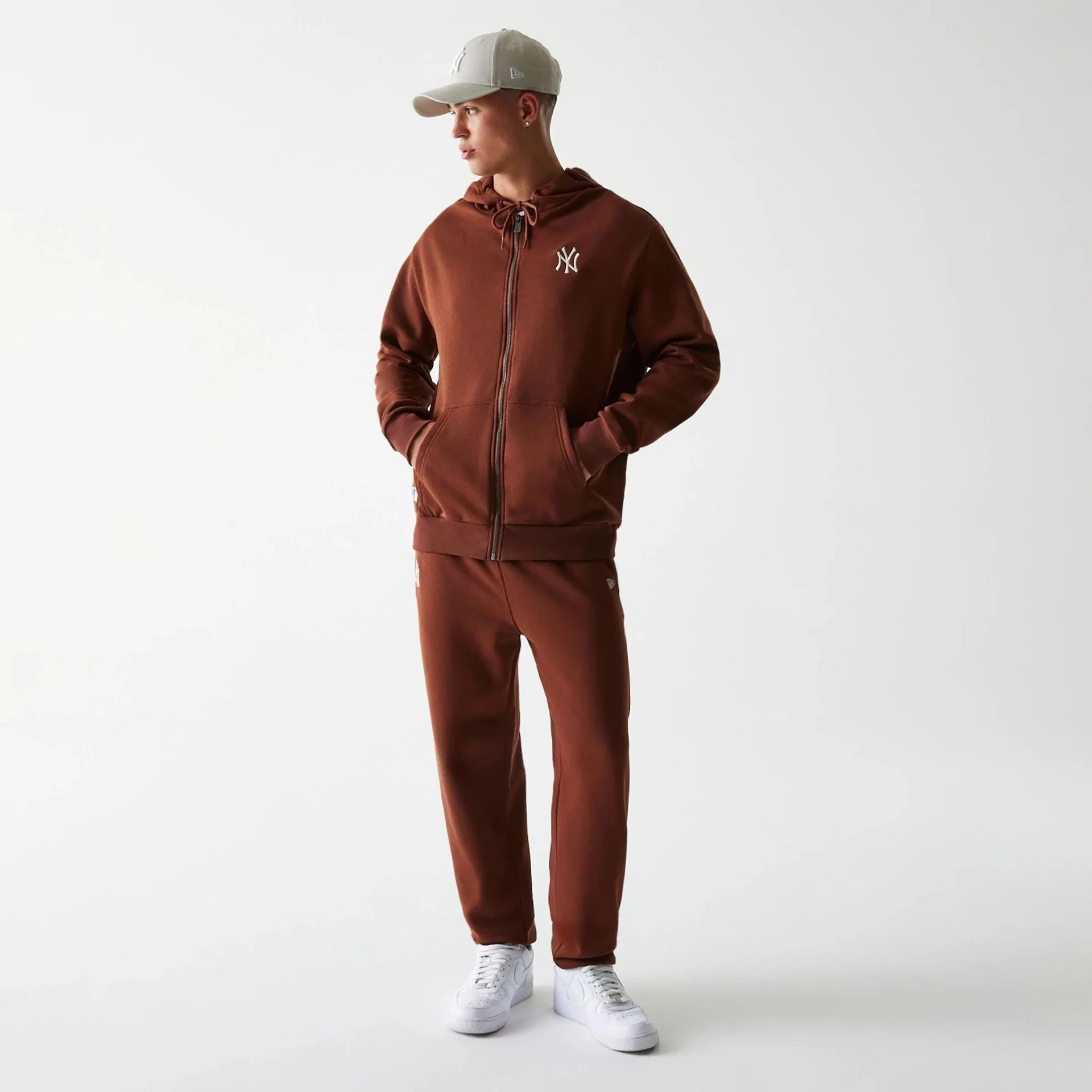 17696-new-york-yankees-mlb-midi-league-essential-brushed-fleece-brown-oversized-full-zip-hoodie-8.webp New York Yankees MLB Midi League Essential Brushed Fleece Brown Oversized Full Zip Hoodie