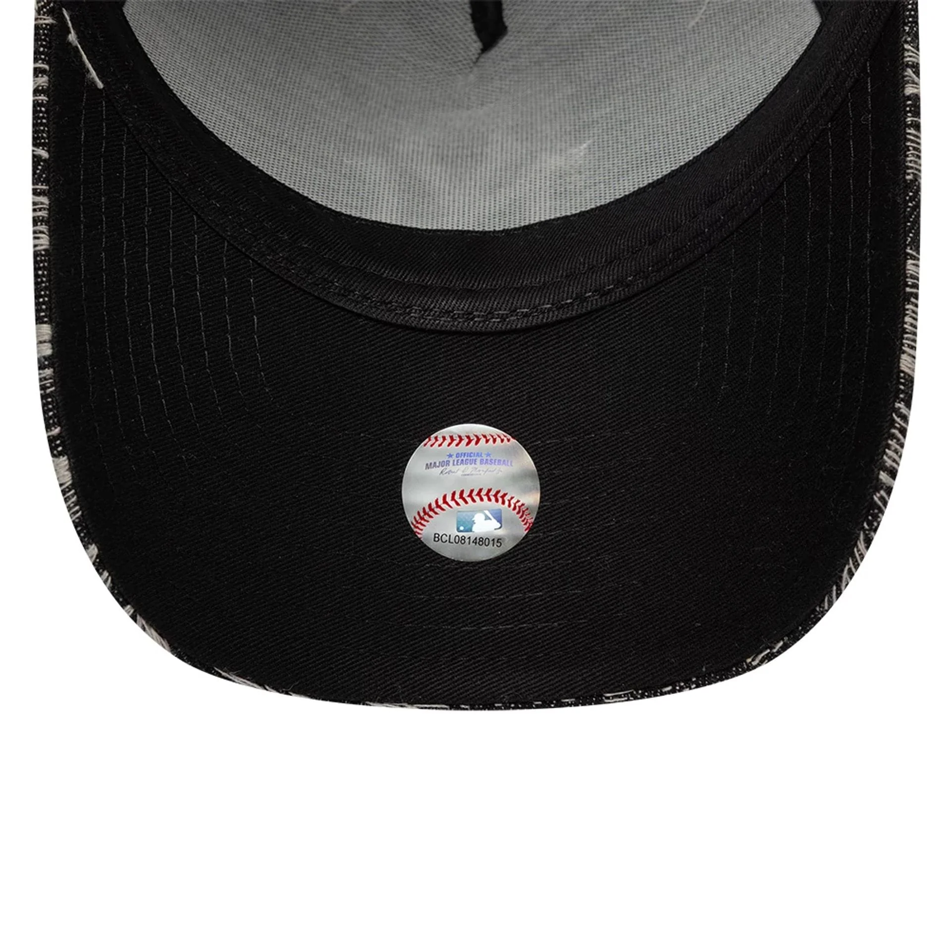 New York Yankees MLB Distressed Denim Black 9FORTY E-Frame Adjustable Cap