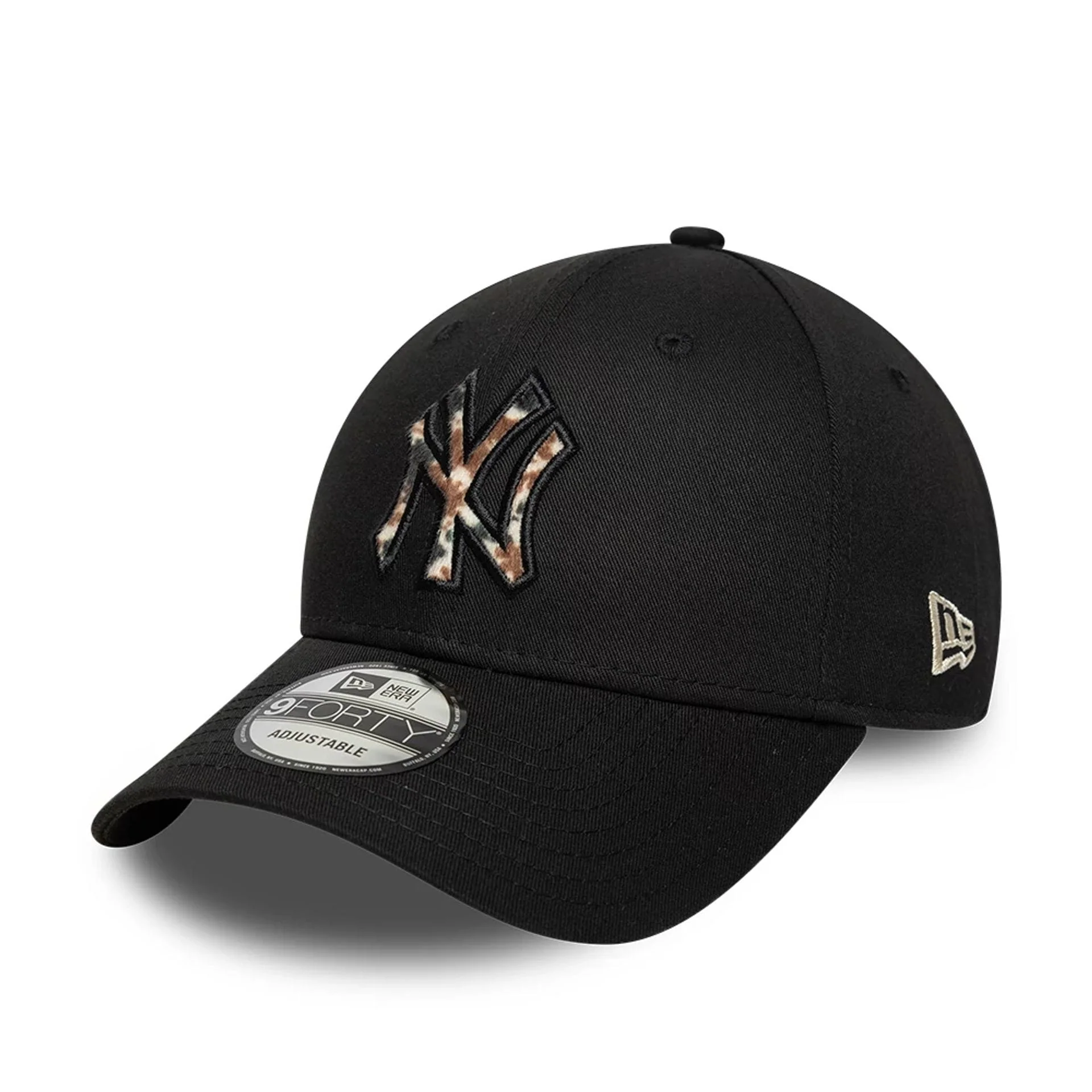 233-new-york-yankees-animal-print-black-9forty-adjustable-cap-1.webp New York Yankees Animal Print Black 9FORTY Adjustable Cap