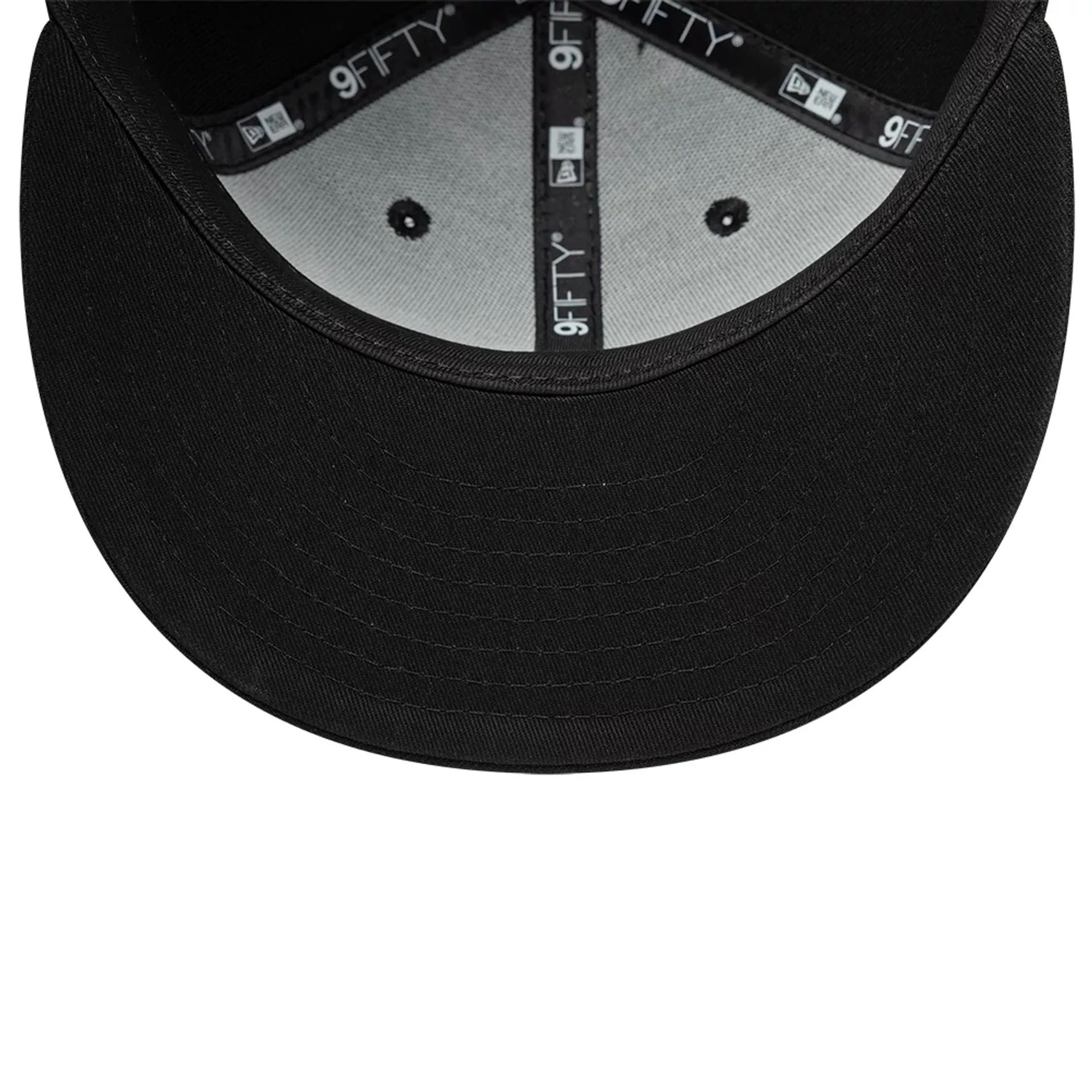 5969-new-era-flag-patch-black-9fifty-snapback-adjustable-cap-5.webp New Era Flag Patch Black 9FIFTY Snapback Adjustable Cap