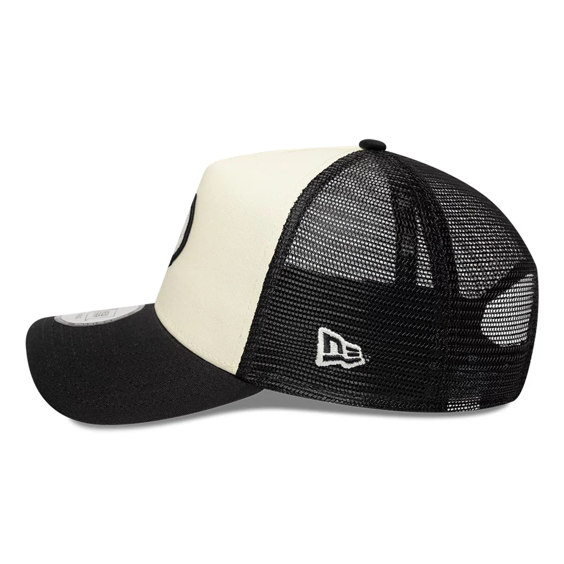 6561-new-era-round-patch-white-9forty-a-frame-trucker-adjustable-cap-4.webp New Era Round Patch White 9FORTY A-Frame Trucker Adjustable Cap