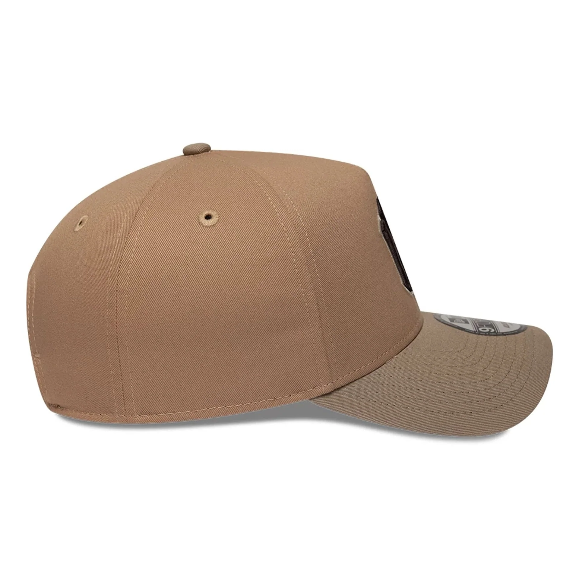 6665-new-york-yankees-mlb-mocha-mousse-beige-9forty-a-frame-adjustable-cap-5.webp New York Yankees MLB Mocha Mousse Beige 9FORTY A-Frame Adjustable Cap