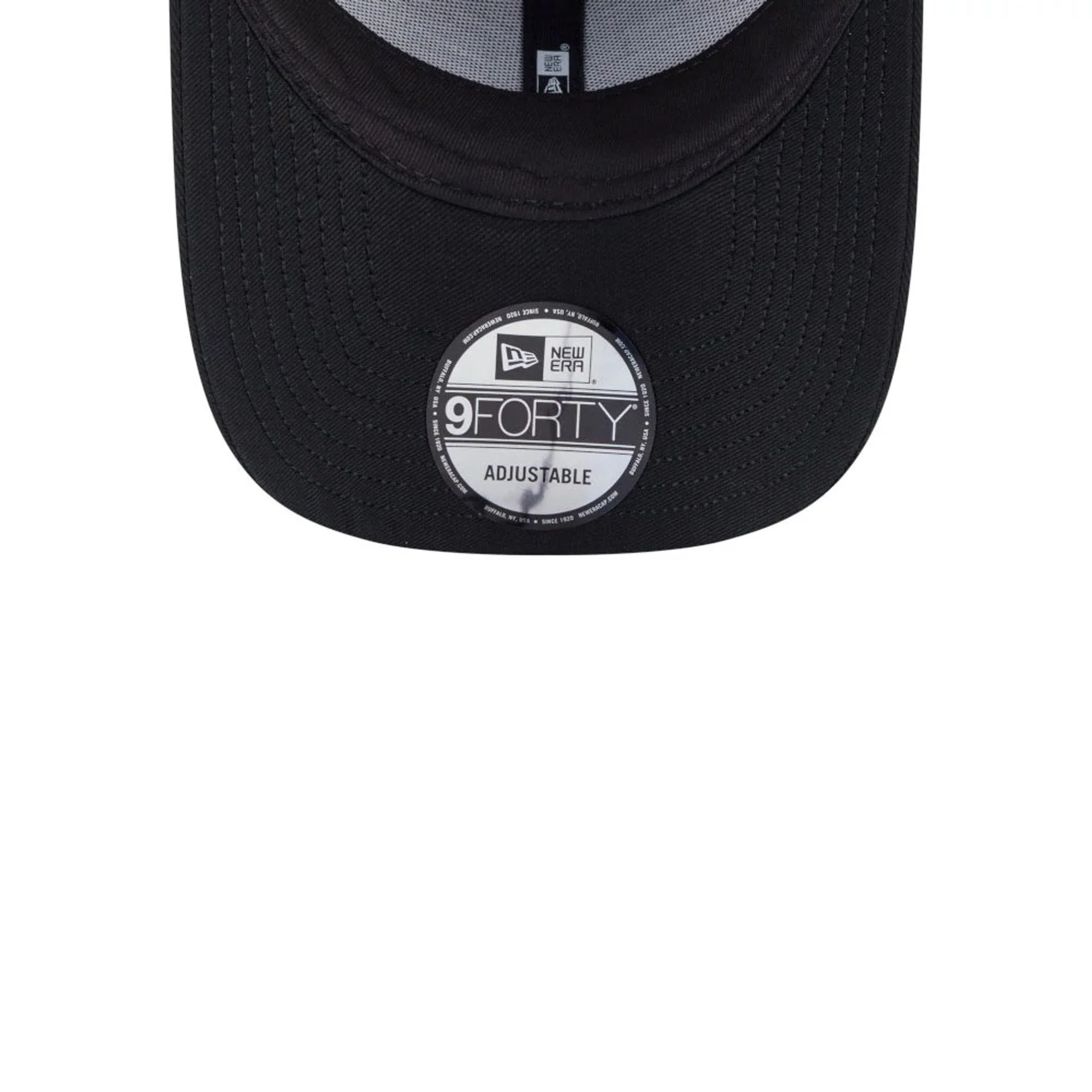 6935-chicago-bulls-nba-mix-league-black-9forty-adjustable-cap-7.webp Chicago Bulls NBA Mix League Black 9FORTY Adjustable Cap