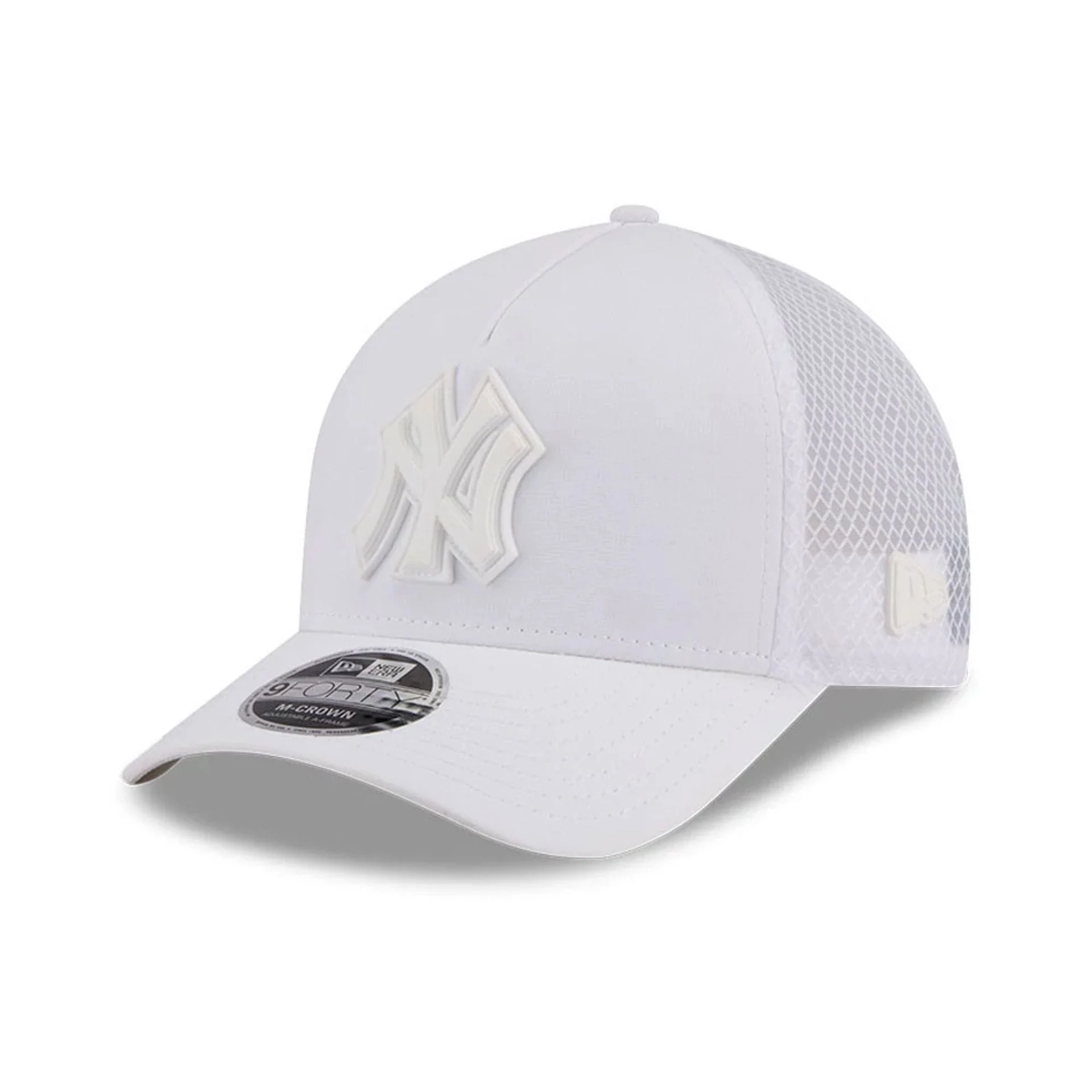 7022-new-york-yankees-mlb-badged-white-9forty-m-crown-a-frame-trucker-cap-1.webp New York Yankees MLB Badged White 9FORTY M-Crown A-Frame Trucker Cap