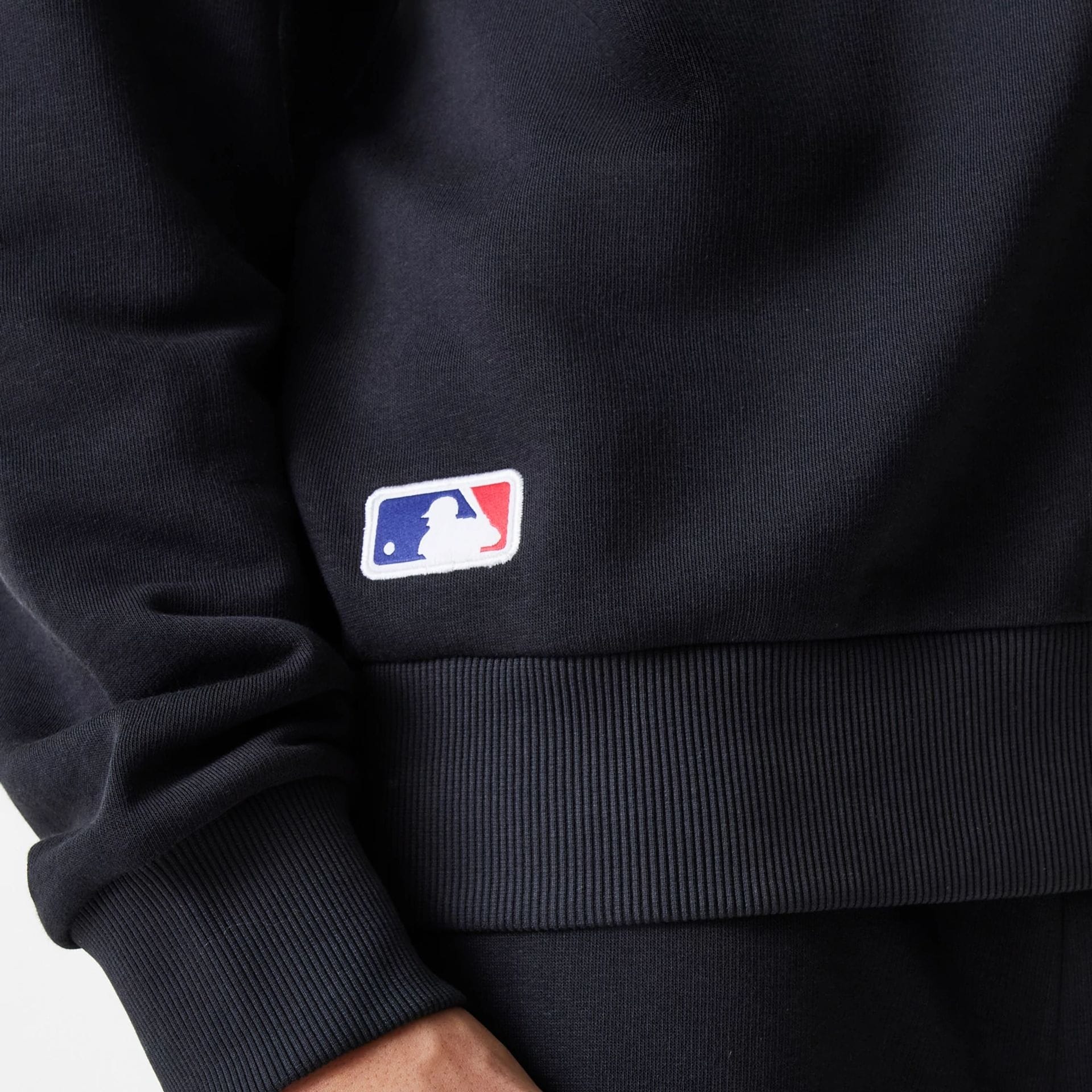 8797-new-york-yankees-mlb-league-essential-midi-black-oversized-crew-neck-sweater-6.jpg New York Yankees MLB League Essential Midi Black Oversized Crew Neck Sweater