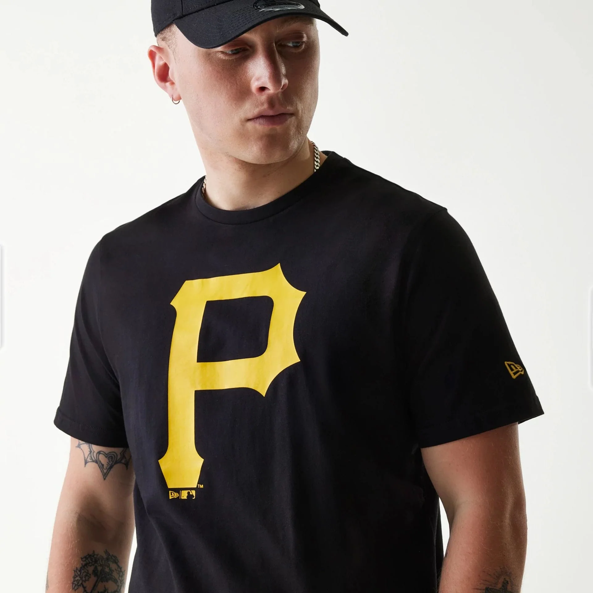 9619-pittsburgh-pirates-mlb-regular-black-t-shirt-3.webp Pittsburgh Pirates MLB Regular Black T-Shirt