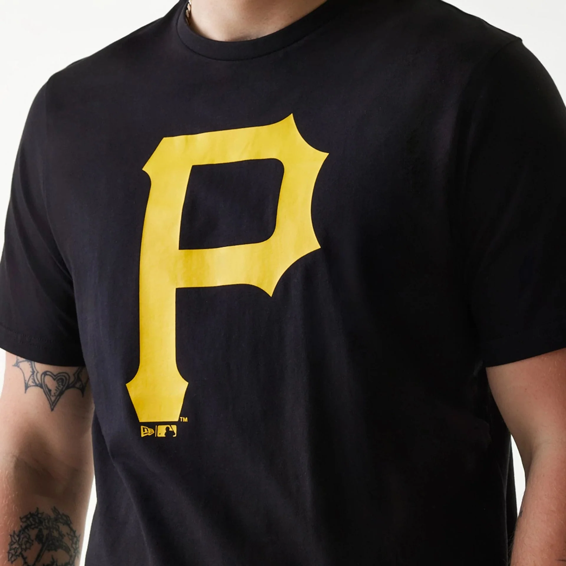 9619-pittsburgh-pirates-mlb-regular-black-t-shirt-4.webp Pittsburgh Pirates MLB Regular Black T-Shirt