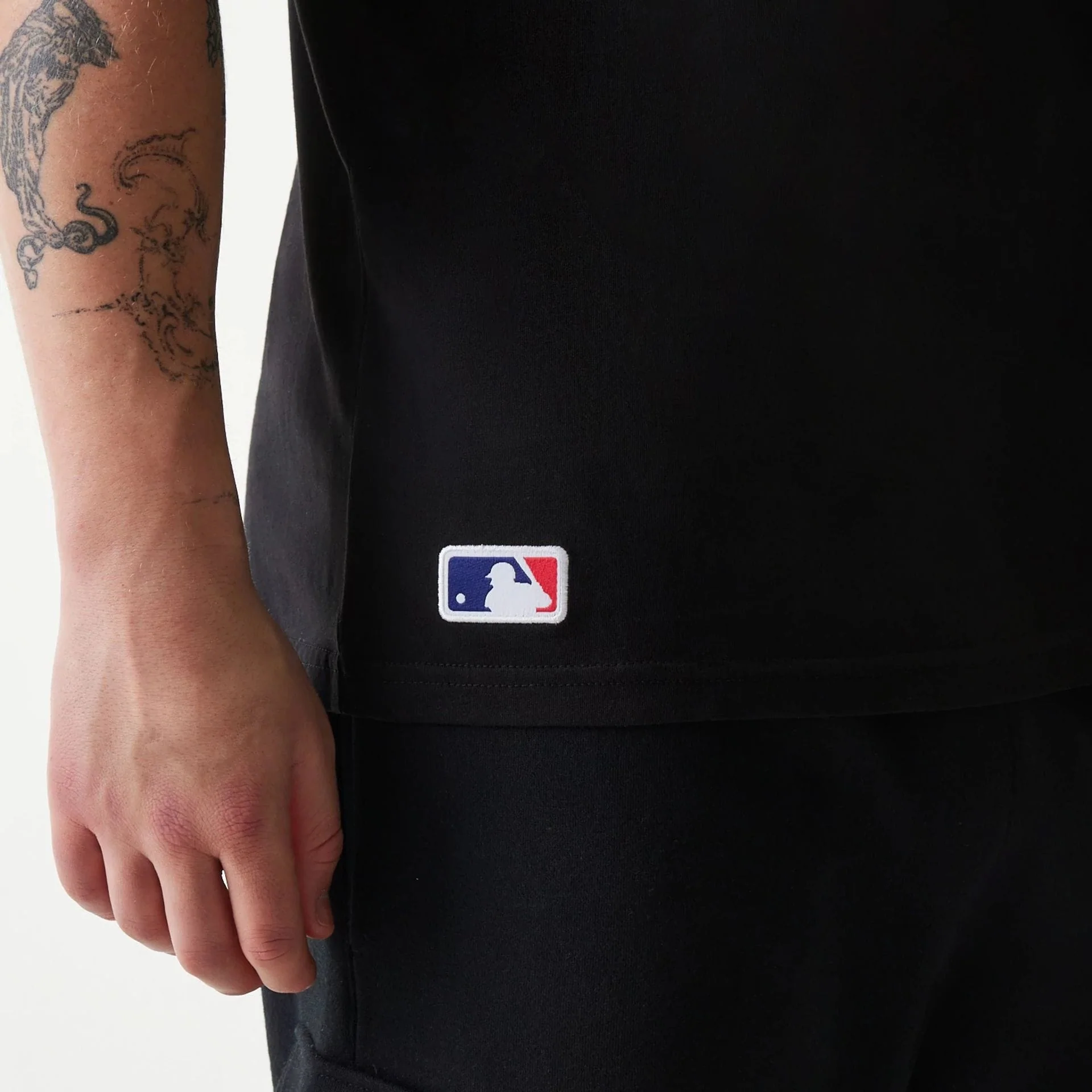 9619-pittsburgh-pirates-mlb-regular-black-t-shirt-5.webp Pittsburgh Pirates MLB Regular Black T-Shirt